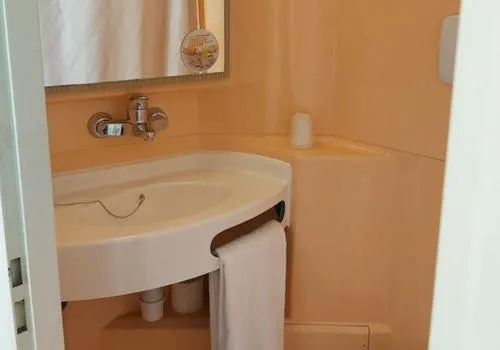 Bathroom in Hôtel Premiere Classe Pamiers