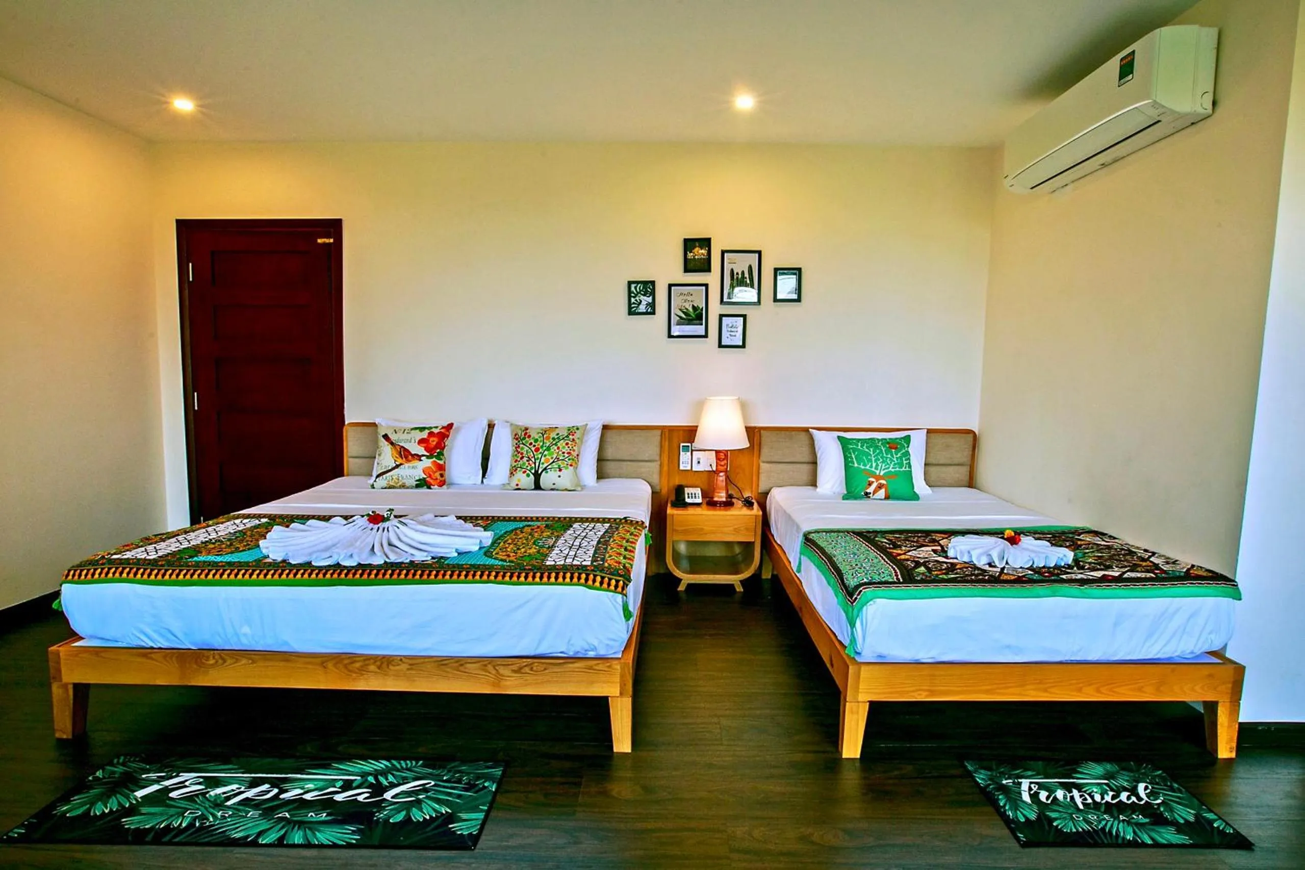 Bed in Silk and Sea Hotel