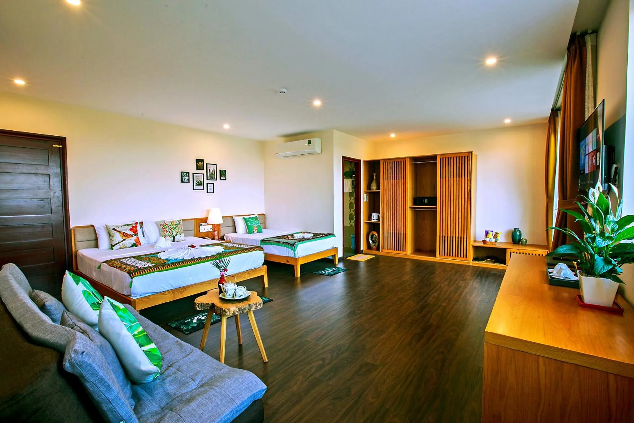 TV and multimedia in Silk and Sea Hotel