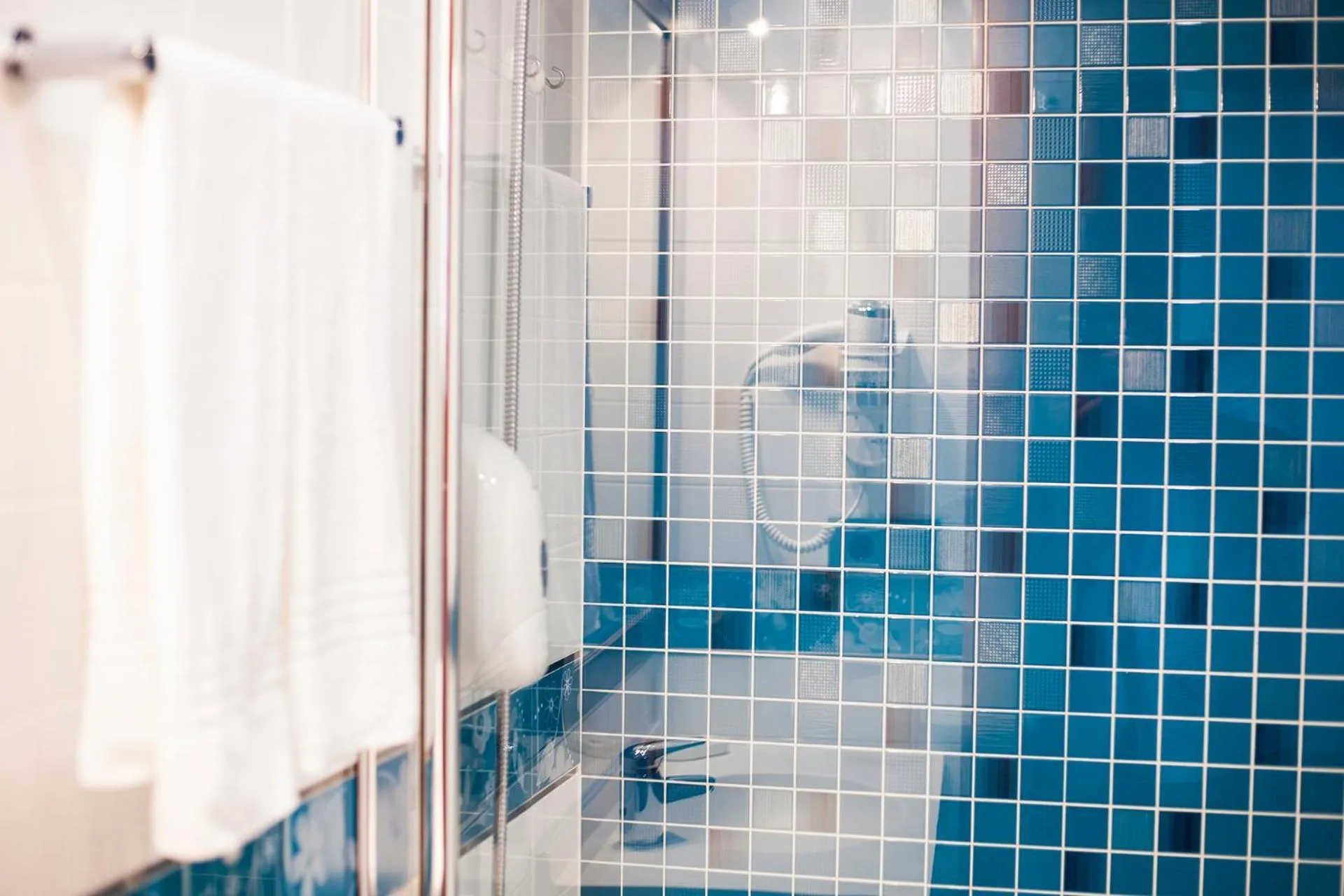 Shower in Apartamentos Villa Zoila Baiona