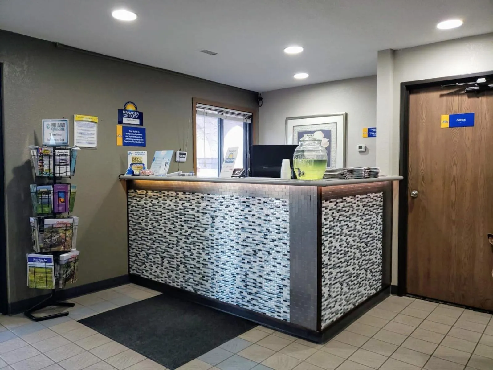 Lobby or reception in Days Inn by Wyndham Willmar