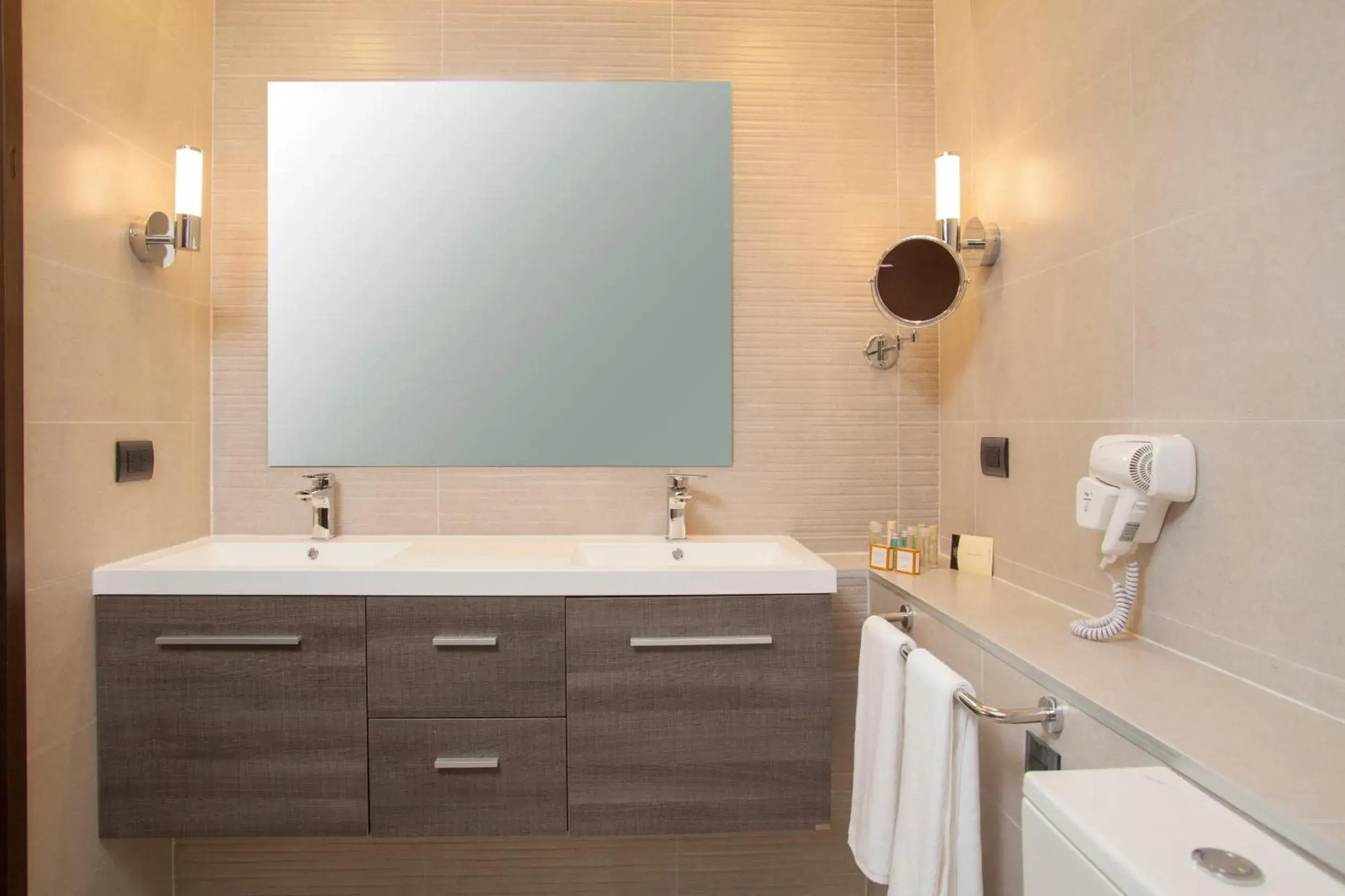 Standard King Room in MDS Hotel Chillan Standard King Room in MDS Hotel Chillan