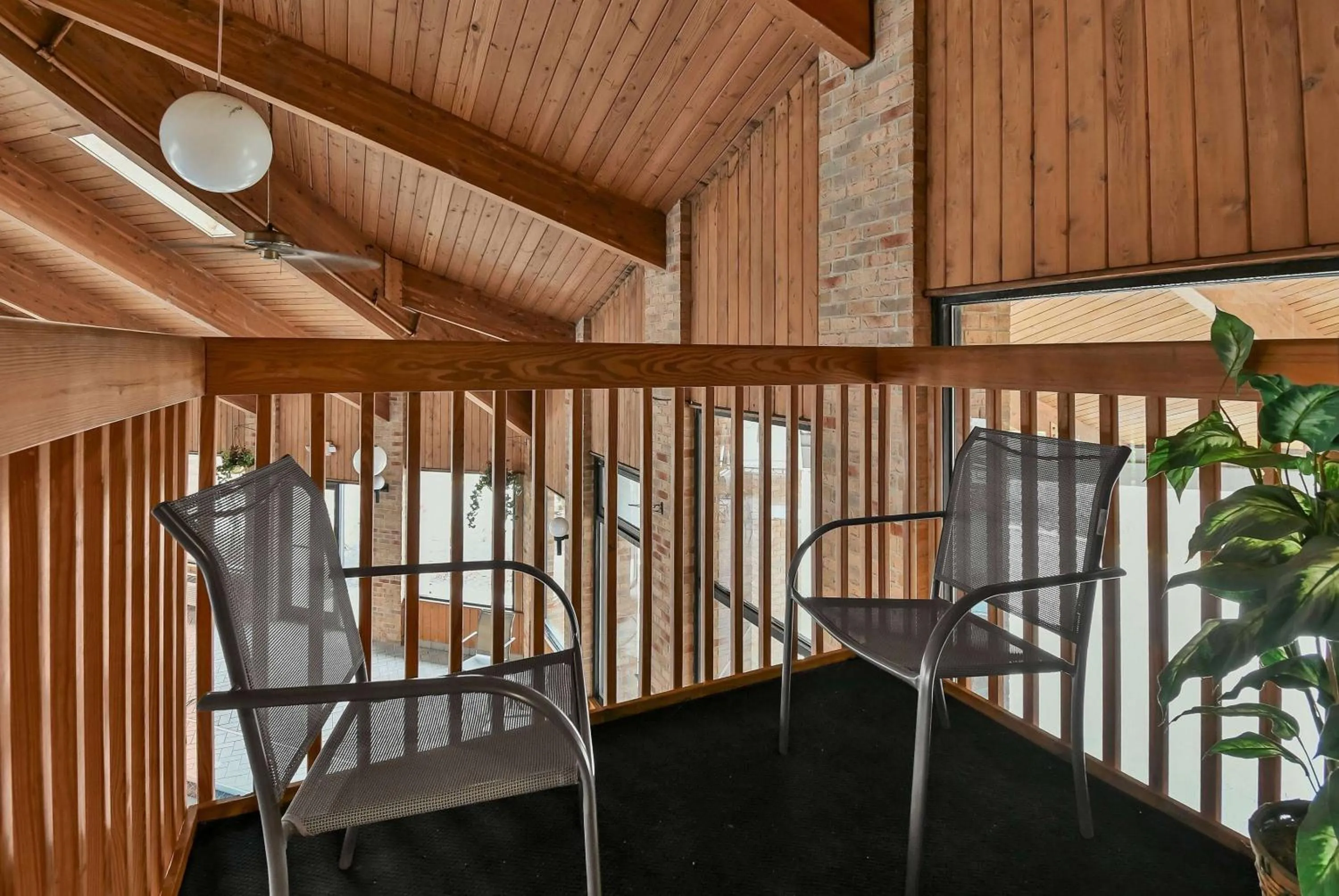 Photo of the whole room in Baymont by Wyndham Zanesville