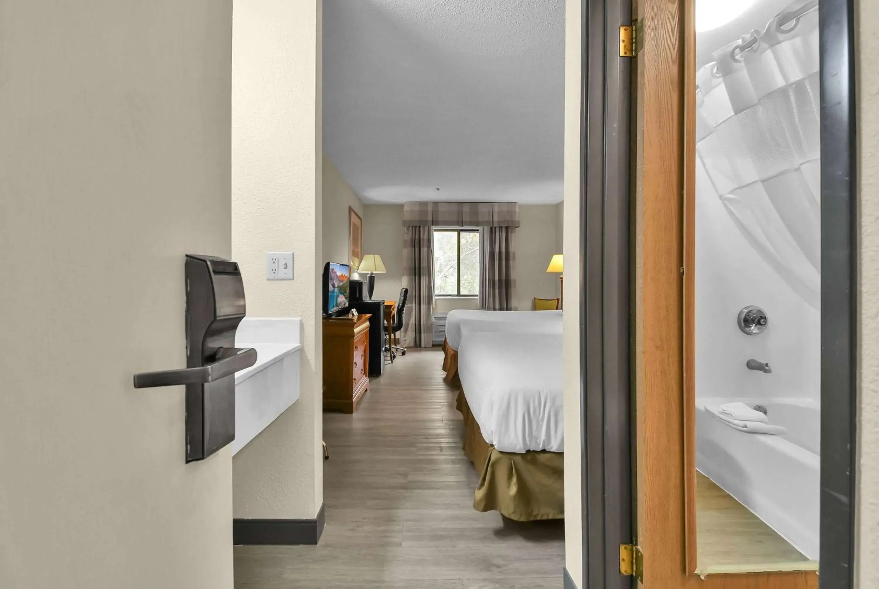 Queen Room with Two Queen Beds - Non-Smoking in Baymont by Wyndham Zanesville Queen Room with Two Queen Beds - Non-Smoking in Baymont by Wyndham Zanesville