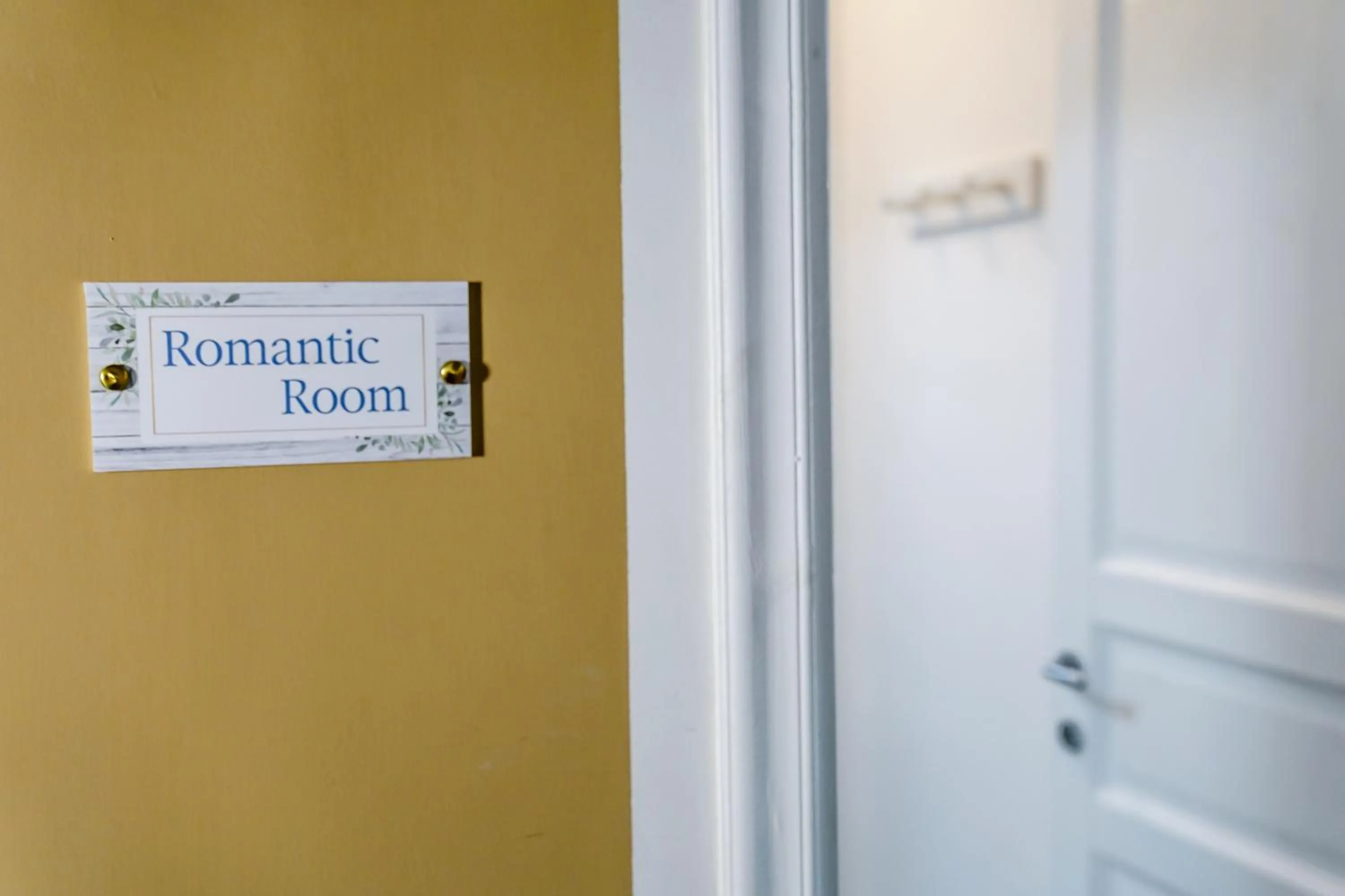 Property logo or sign in il MaRì