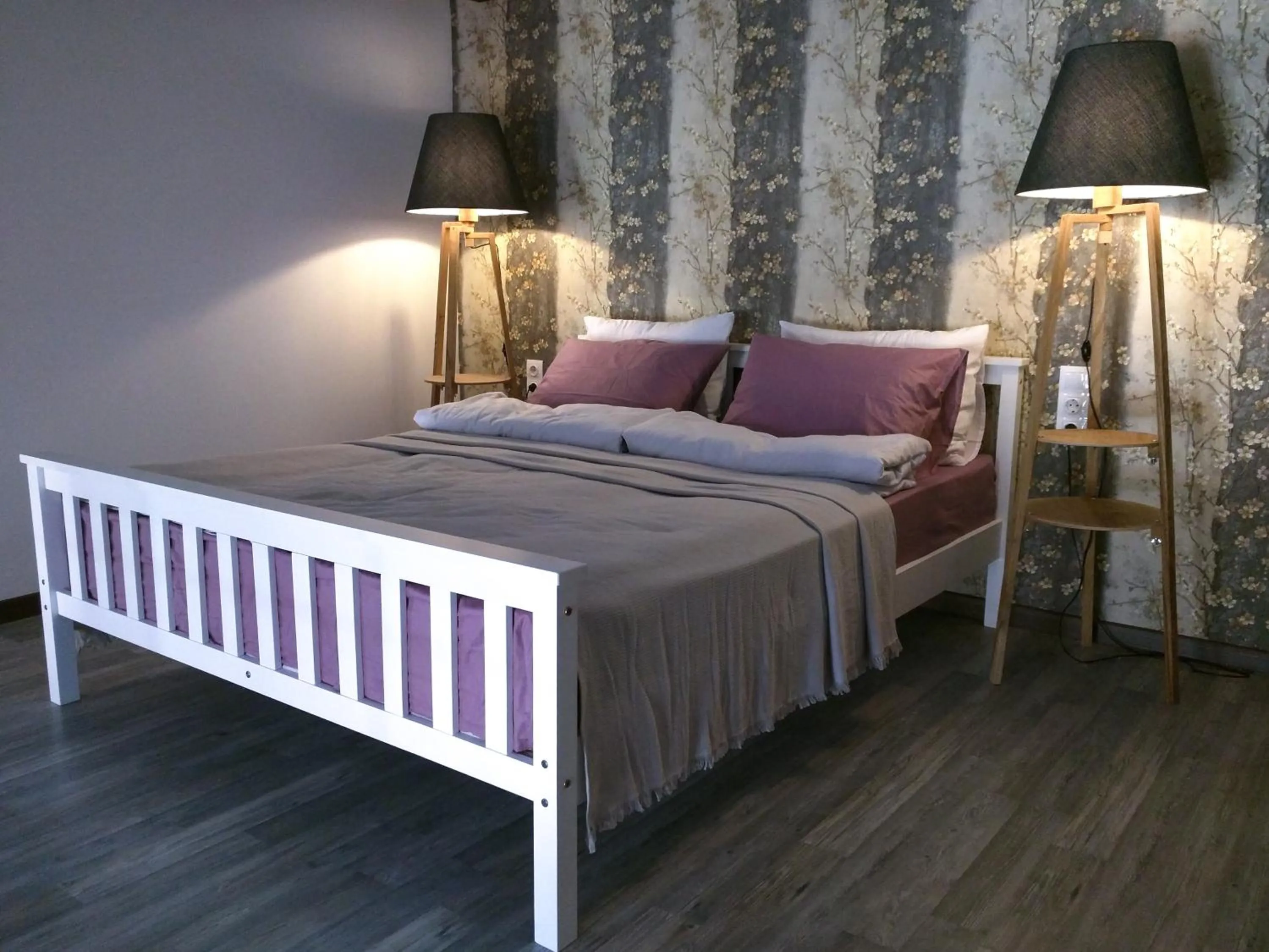 Bed in Cozy Studios on Freedom Square