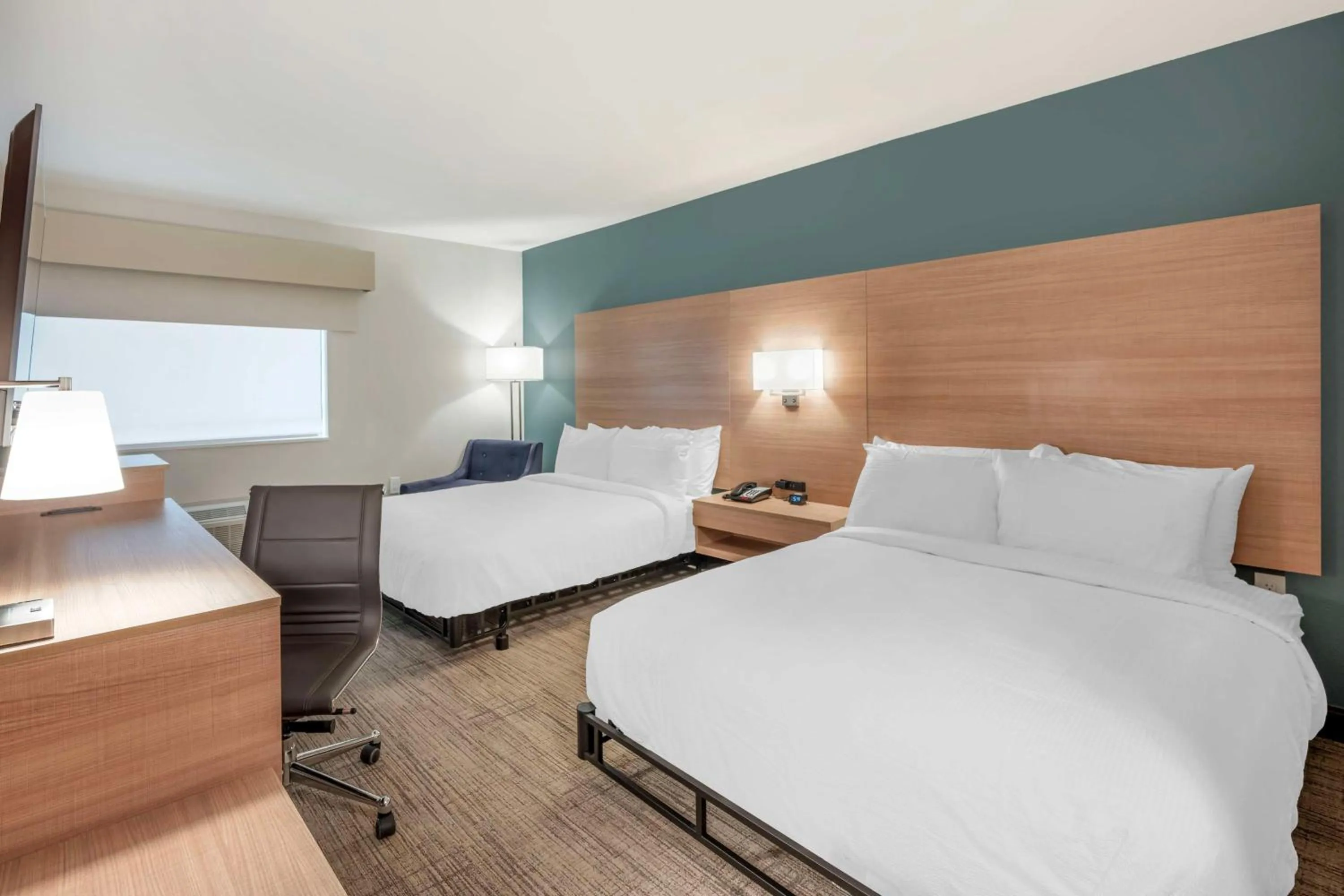 Bedroom, Bed in Best Western River Cities