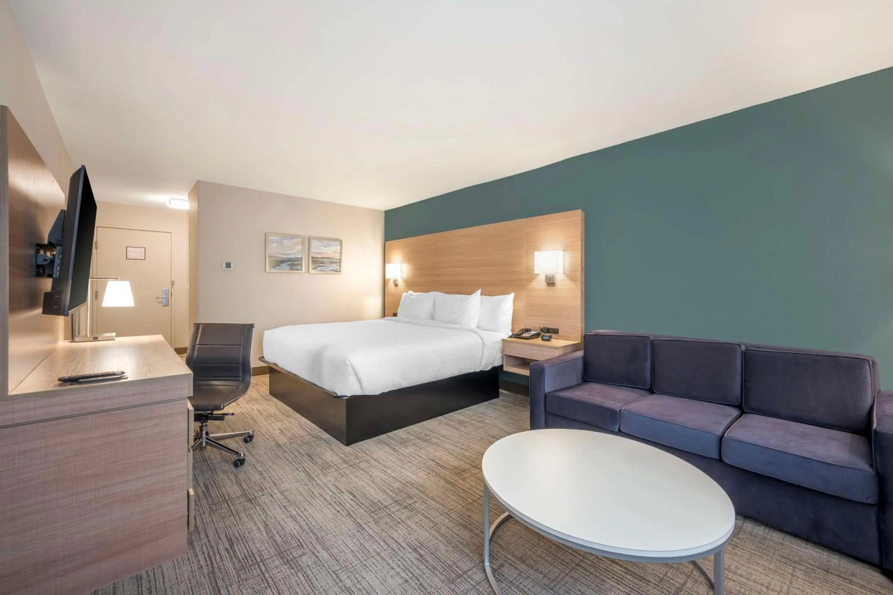 Bedroom, Bed in Best Western River Cities