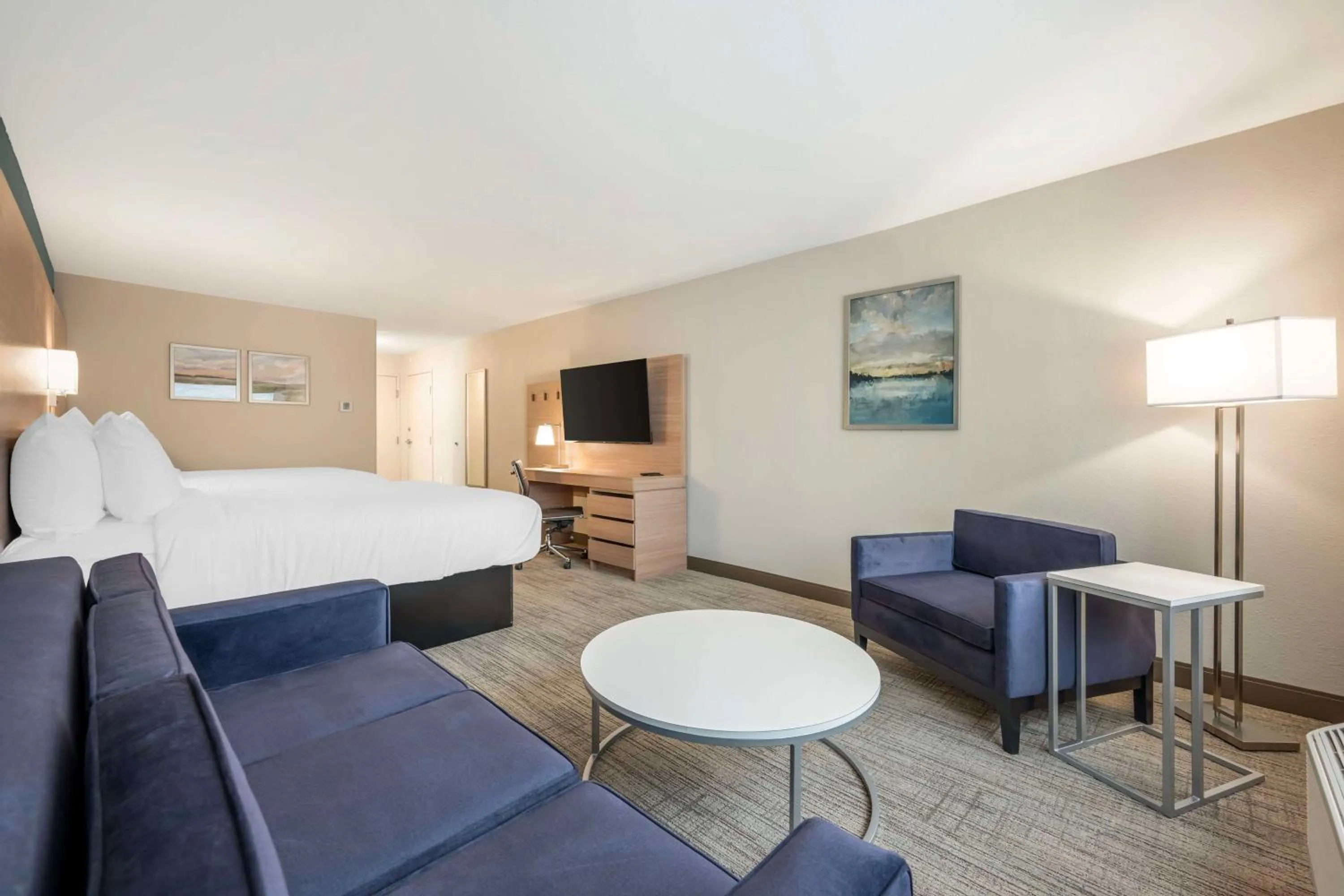 Bedroom, Bed in Best Western River Cities