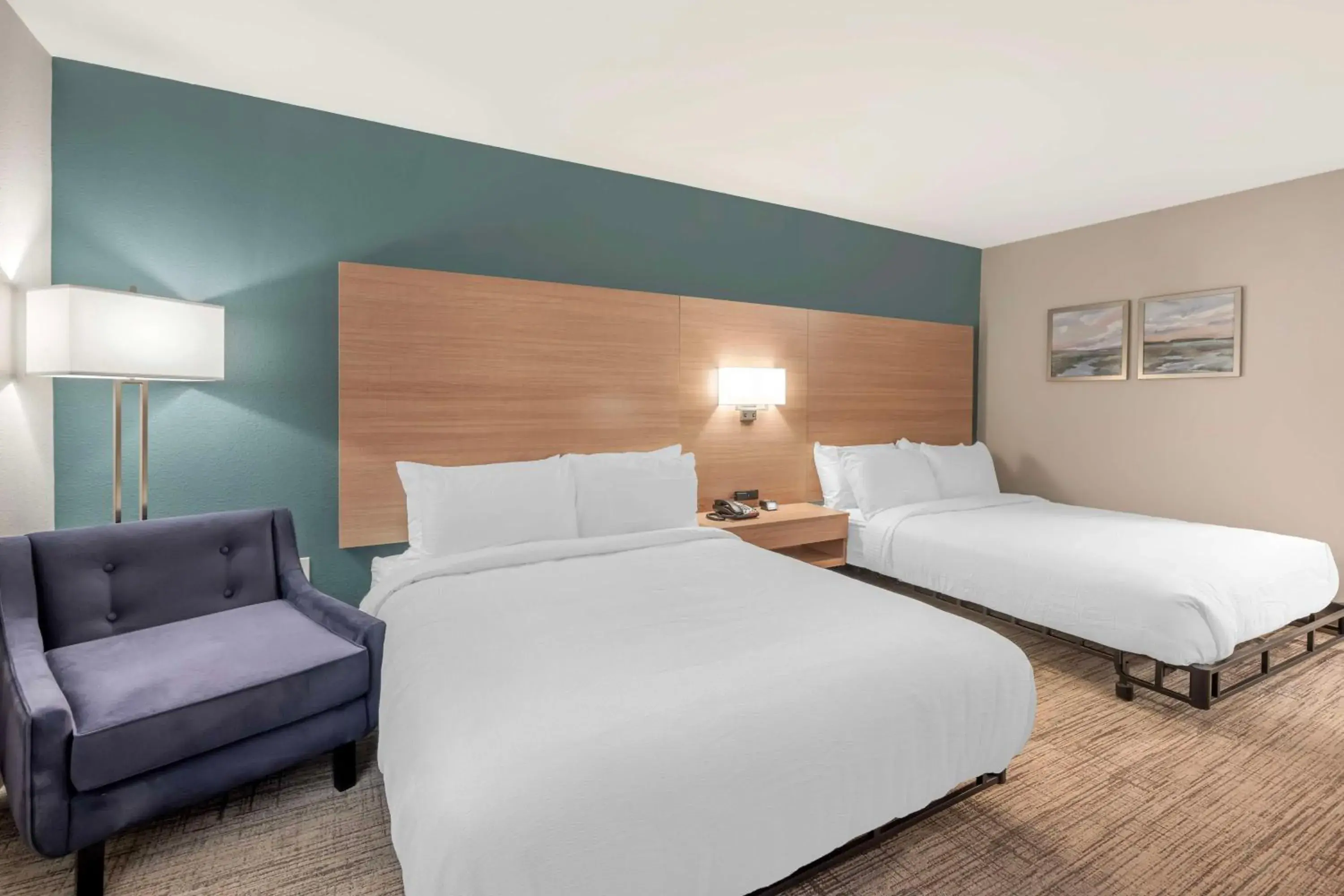 Queen Room with Two Queen Beds and Bath Tub - Disability Access/Non-Smoking in Best Western River Cities Queen Room with Two Queen Beds and Bath Tub - Disability Access/Non-Smoking in Best Western River Cities