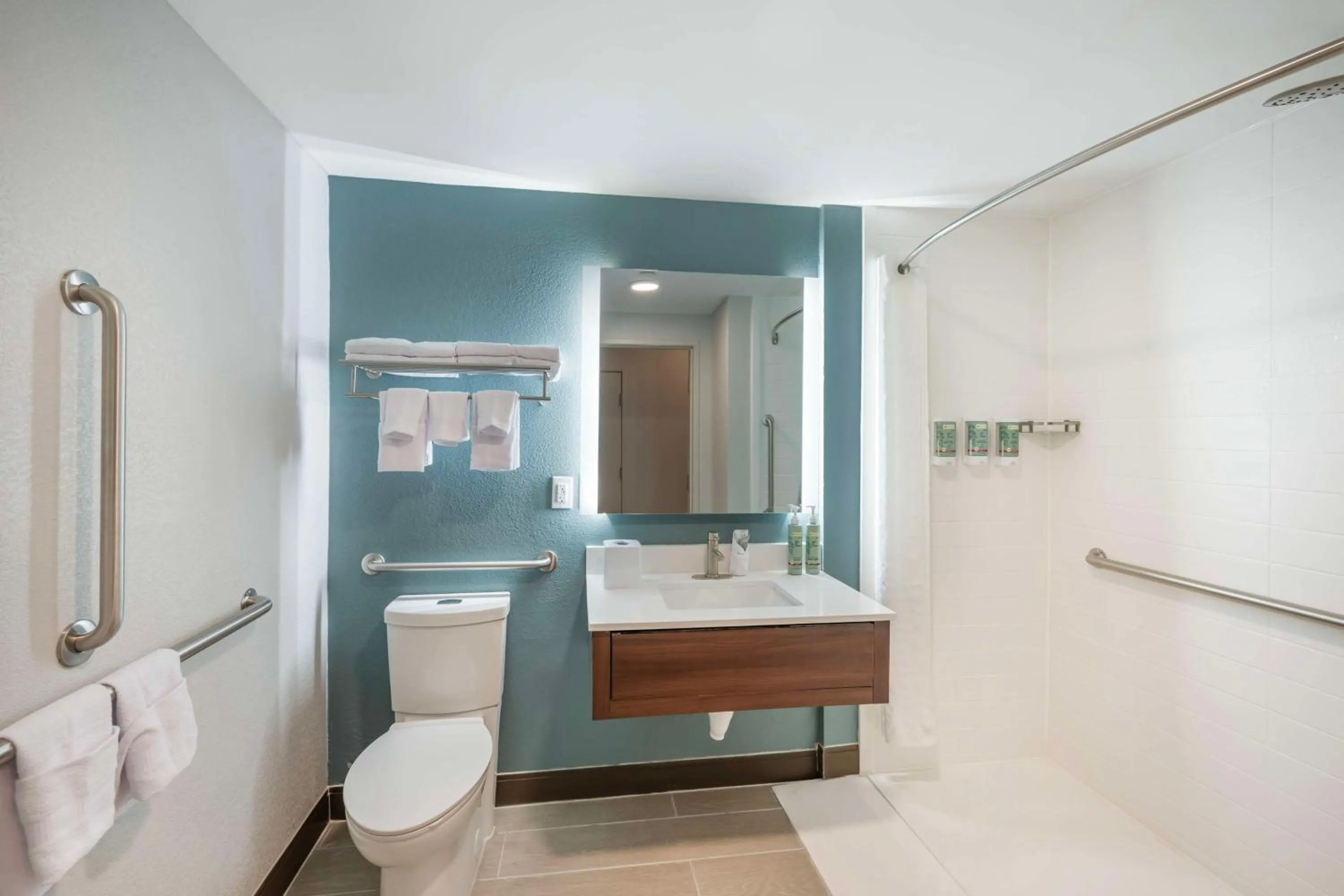 Bathroom in Best Western River Cities