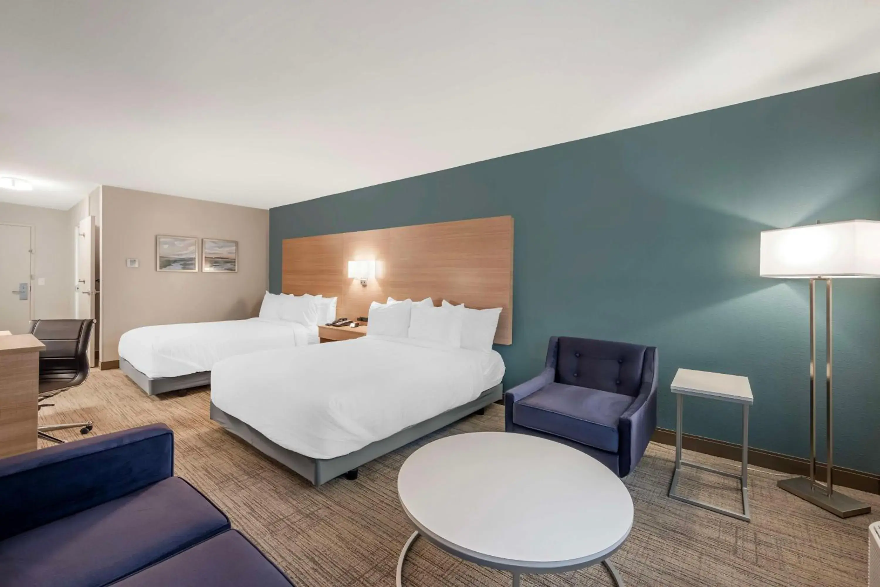 Queen Room with Two Queen Beds and Roll-In Shower - Mobility Accessible in Best Western River Cities Queen Room with Two Queen Beds and Roll-In Shower - Mobility Accessible in Best Western River Cities