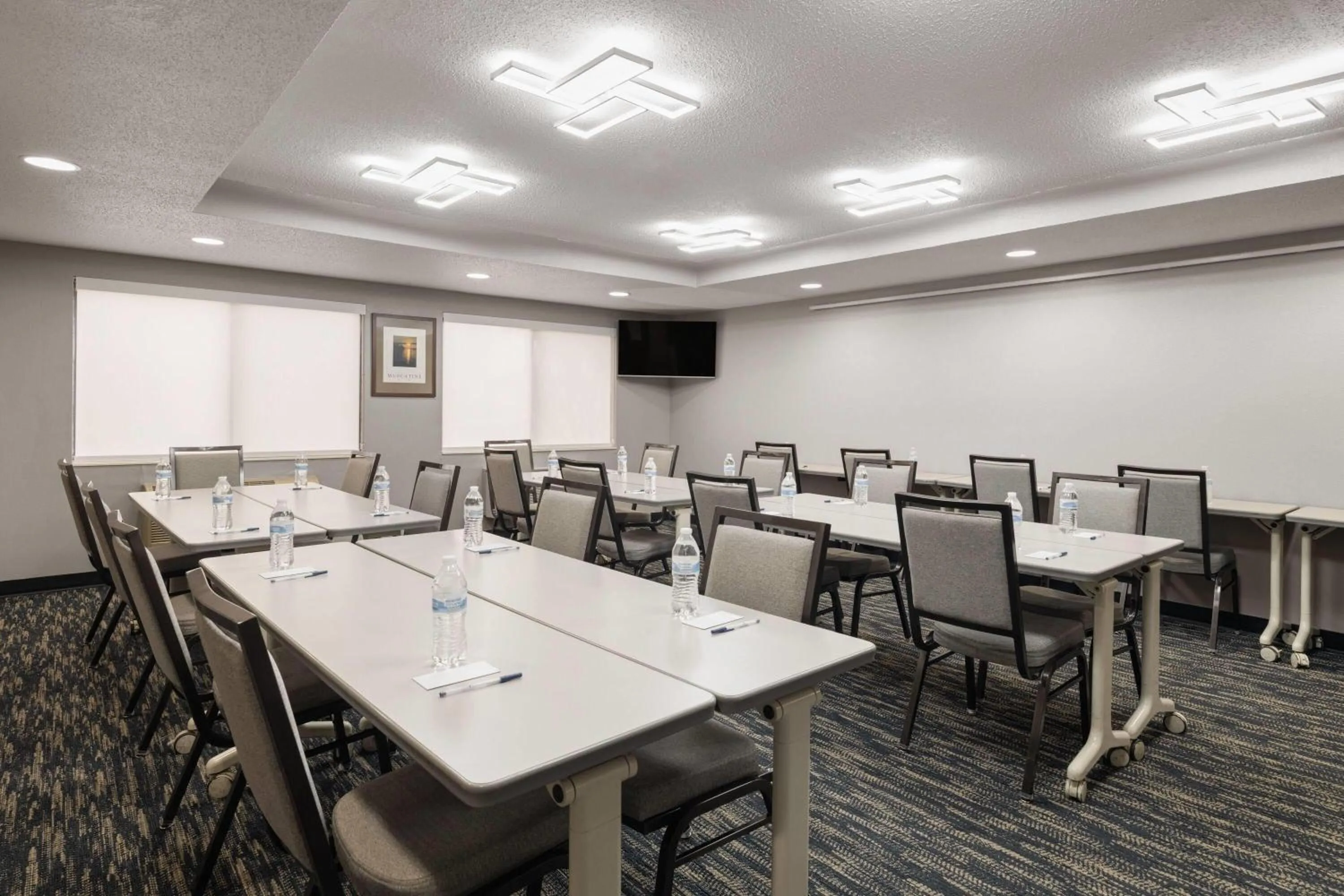 Meeting/conference room in AmericInn by Wyndham Muscatine