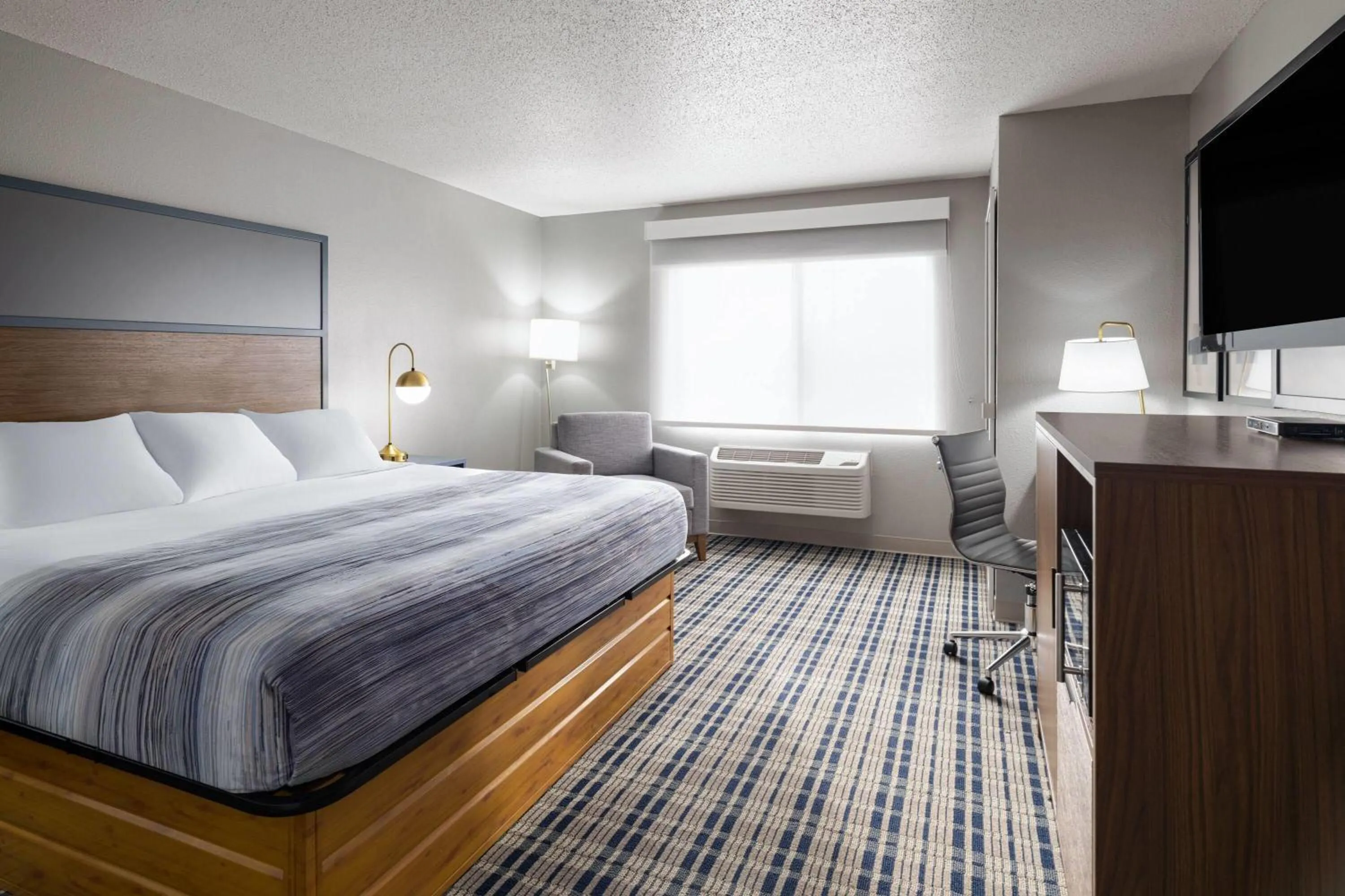 Photo of the whole room, Bed in AmericInn by Wyndham Muscatine
