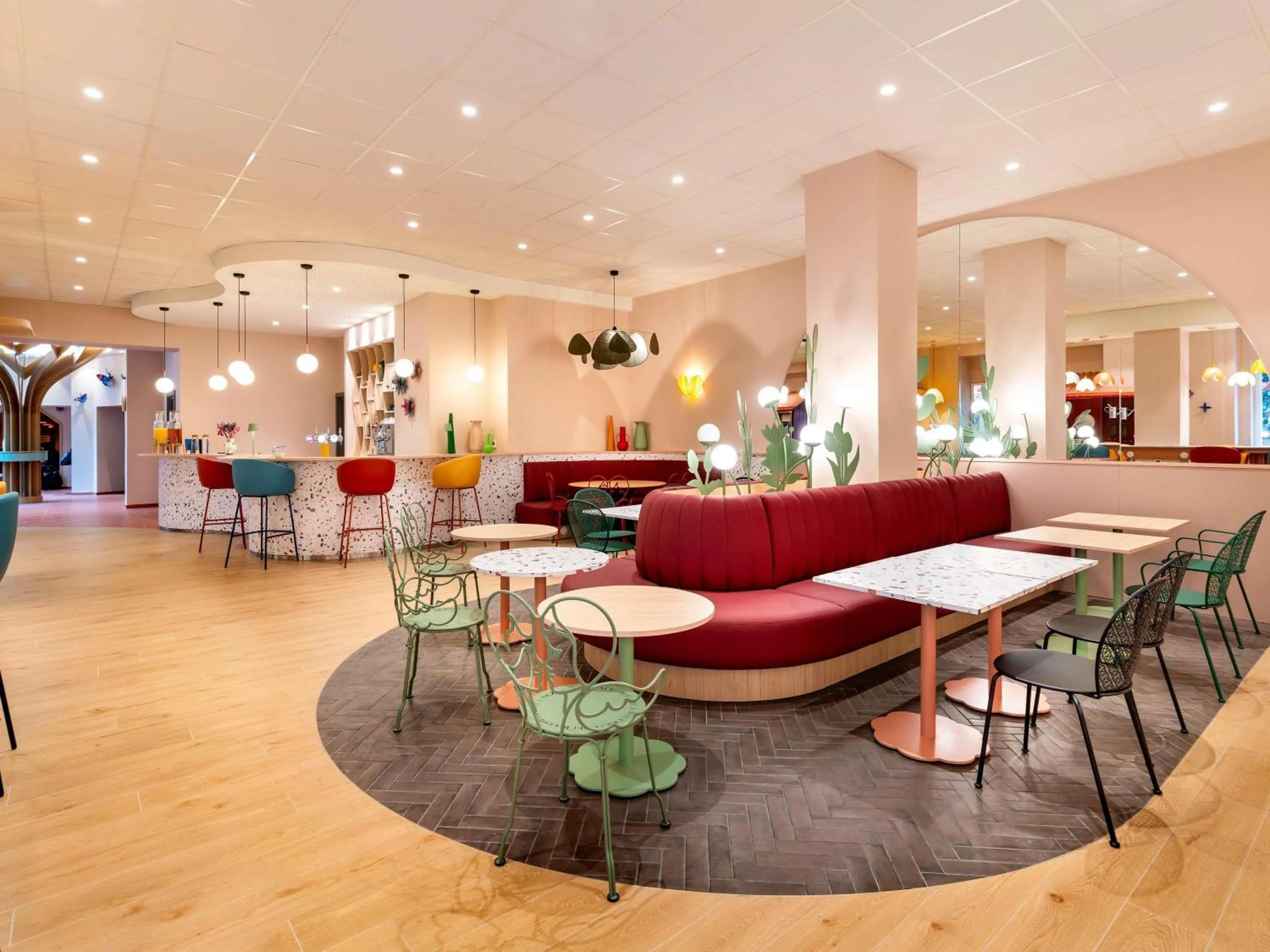 Lounge or bar in Ibis Styles Strasbourg Centre République