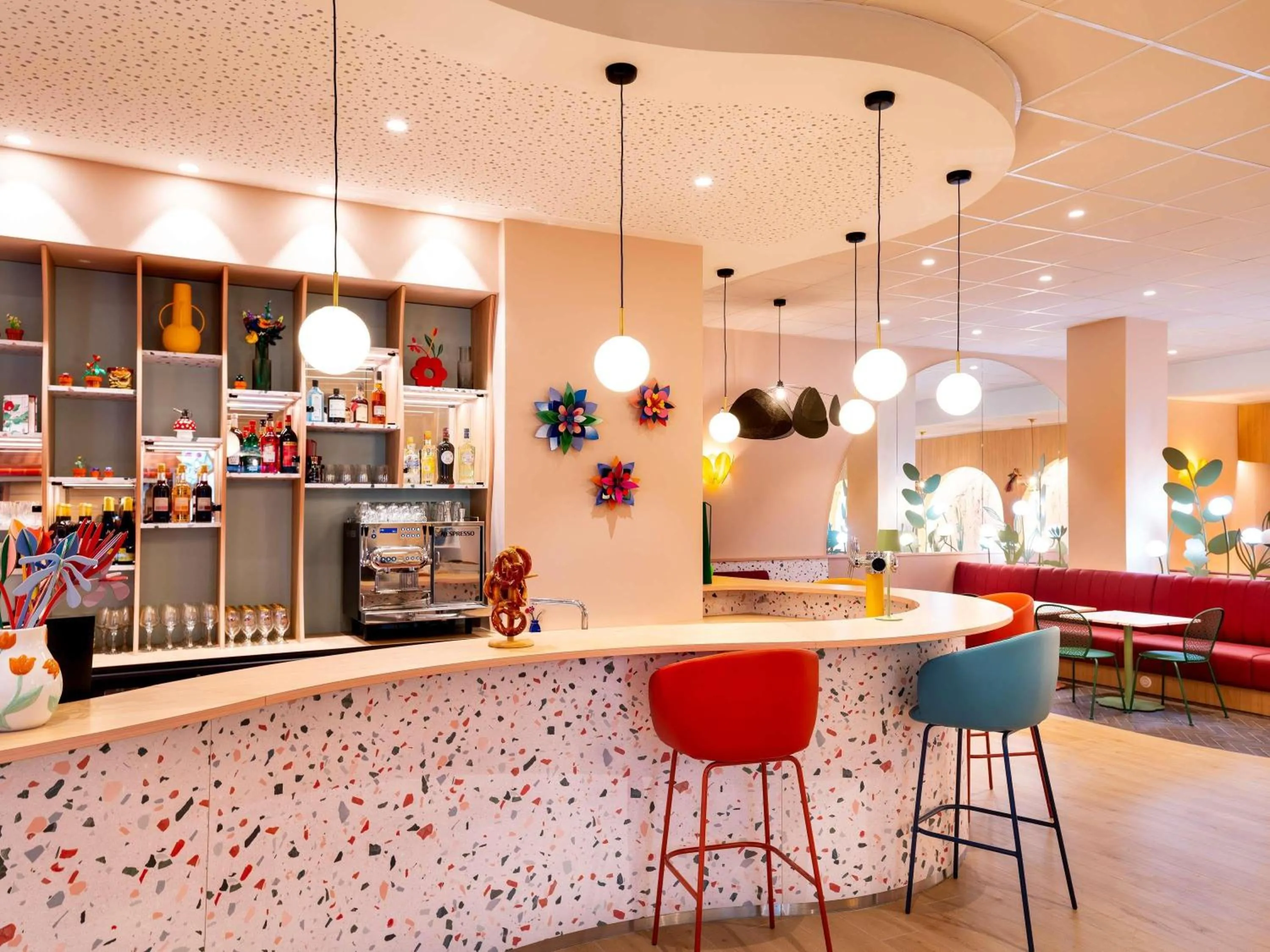 Lounge or bar in Ibis Styles Strasbourg Centre République