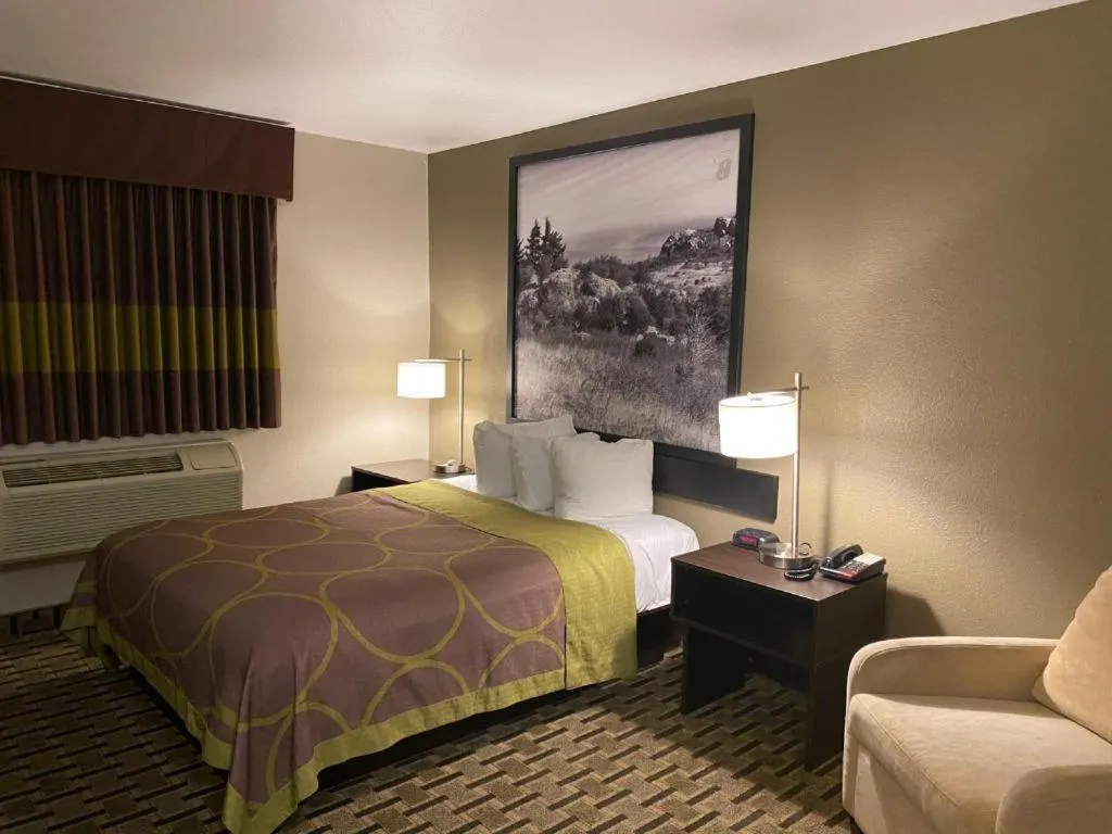 Bed in Super 8 by Wyndham Lynchburg VA