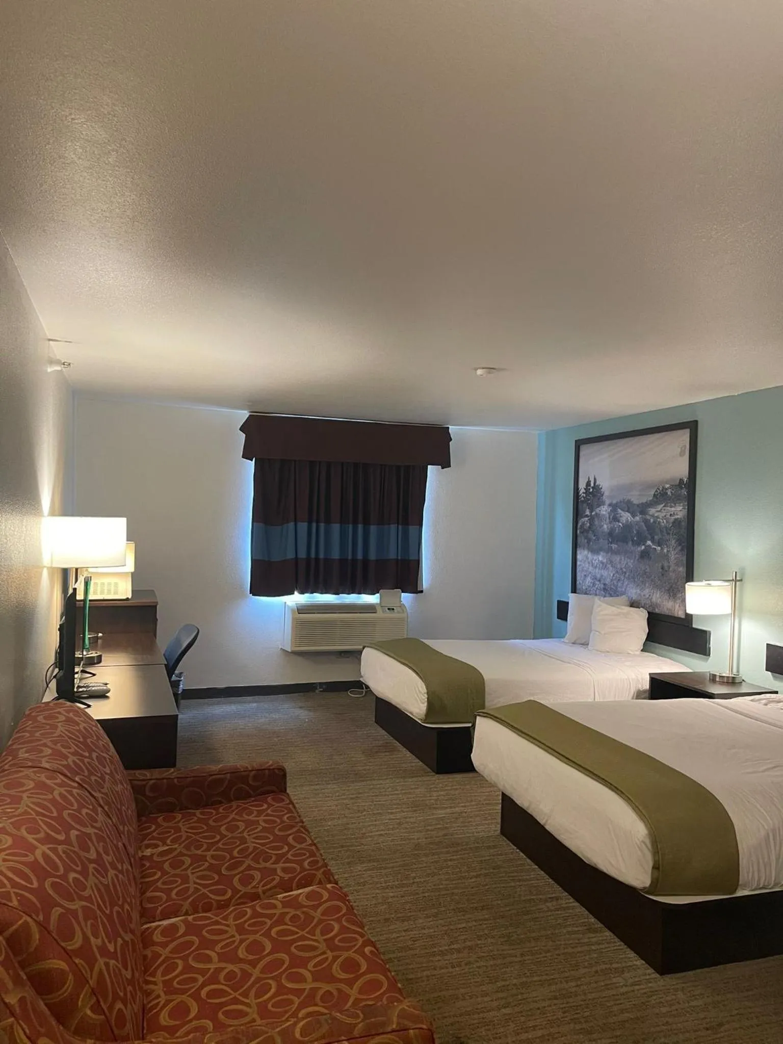 Bed in Super 8 by Wyndham Lynchburg VA