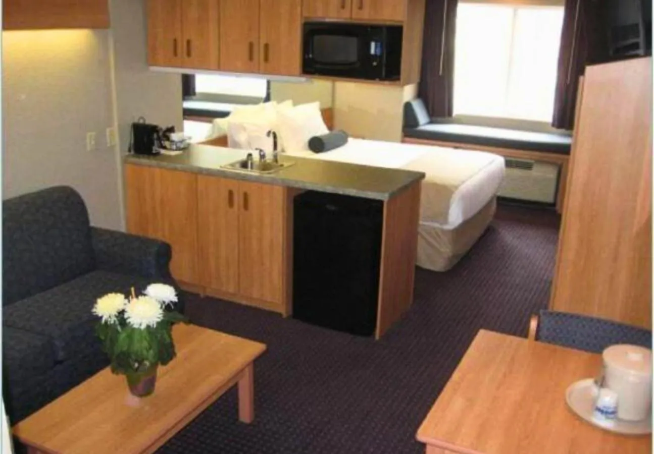 Living room in Microtel Inn & Suites by Wyndham Hazelton/Bruceton Mills