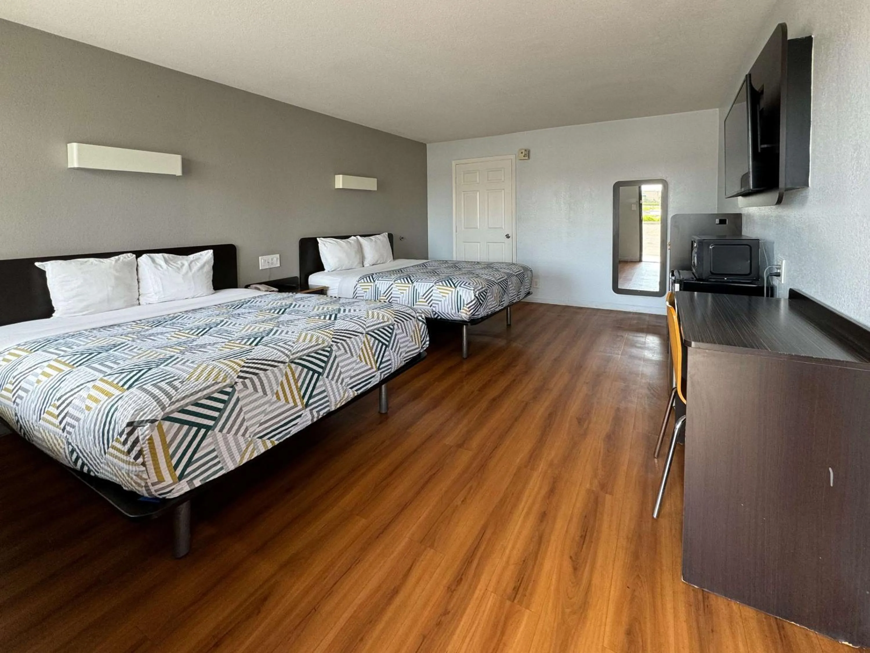 Bedroom, Bed in Motel 6-Delano, CA