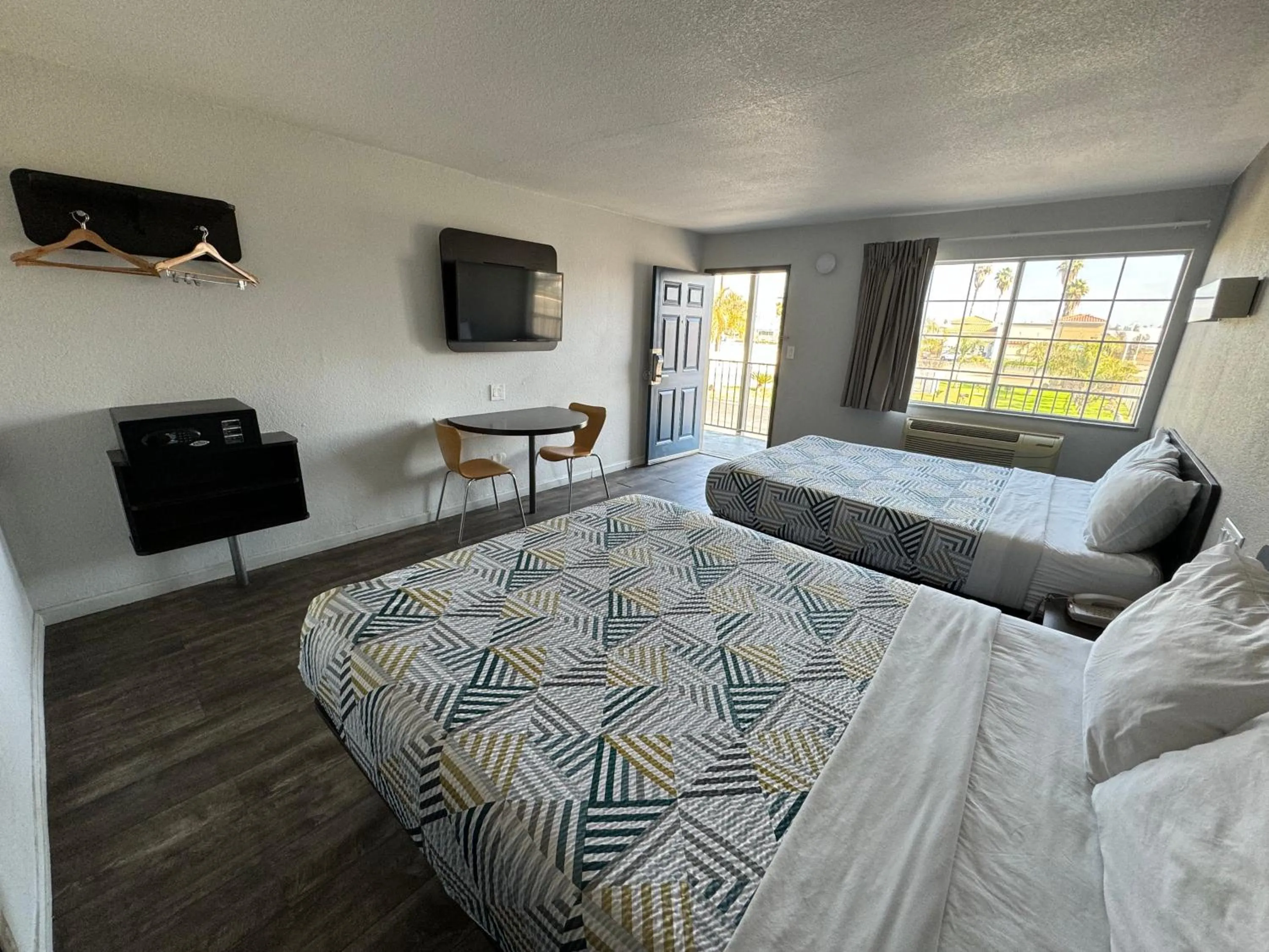 Photo of the whole room, Bed in Motel 6-Delano, CA