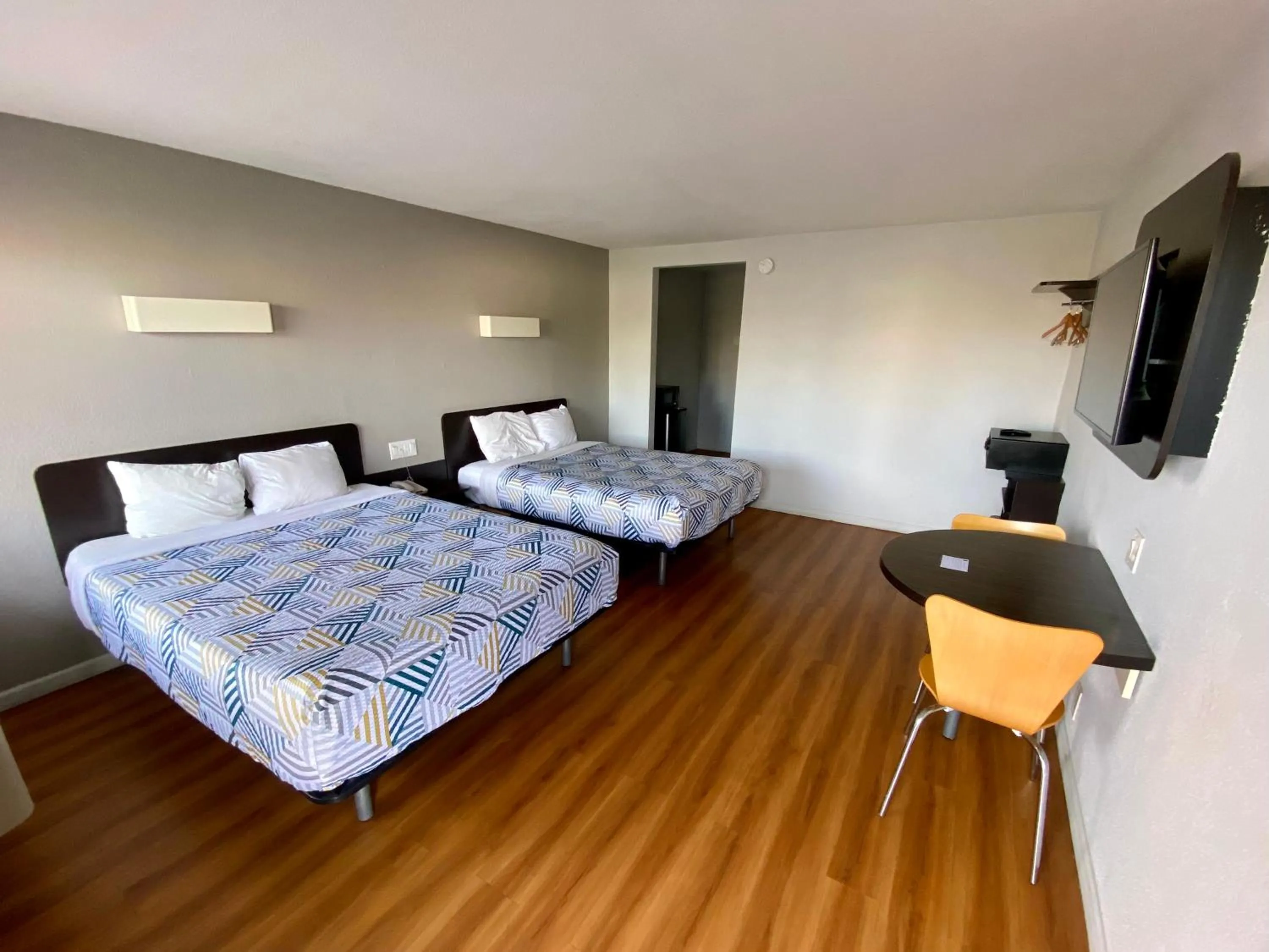 Photo of the whole room, Bed in Motel 6-Delano, CA