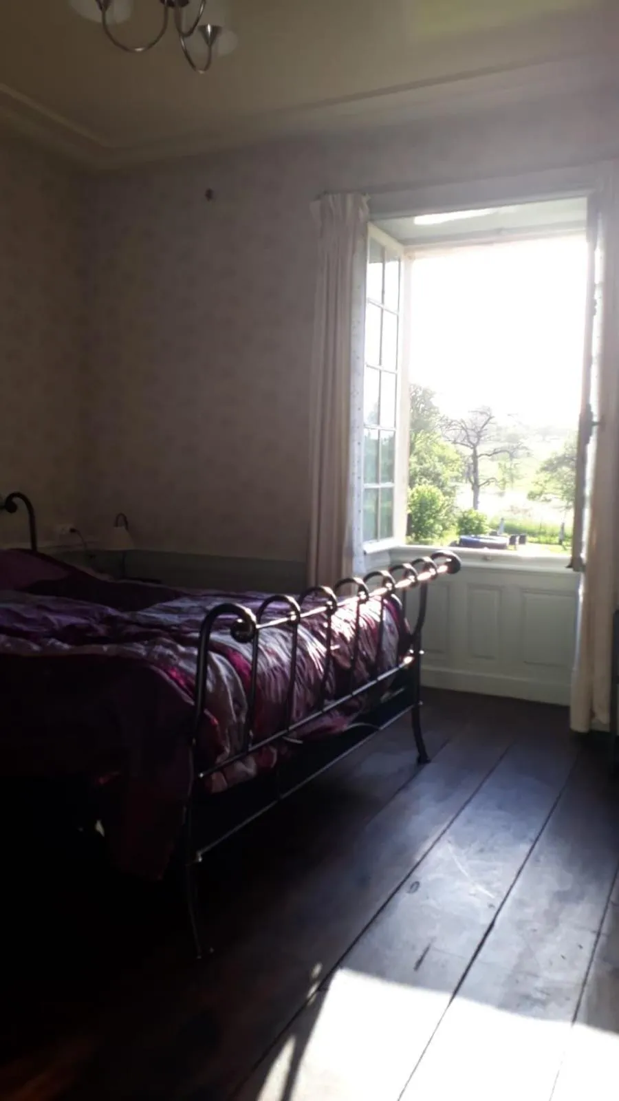 Bed in La Maison du Notaire - Chambre d'Hôtes - Huisdieren welkom