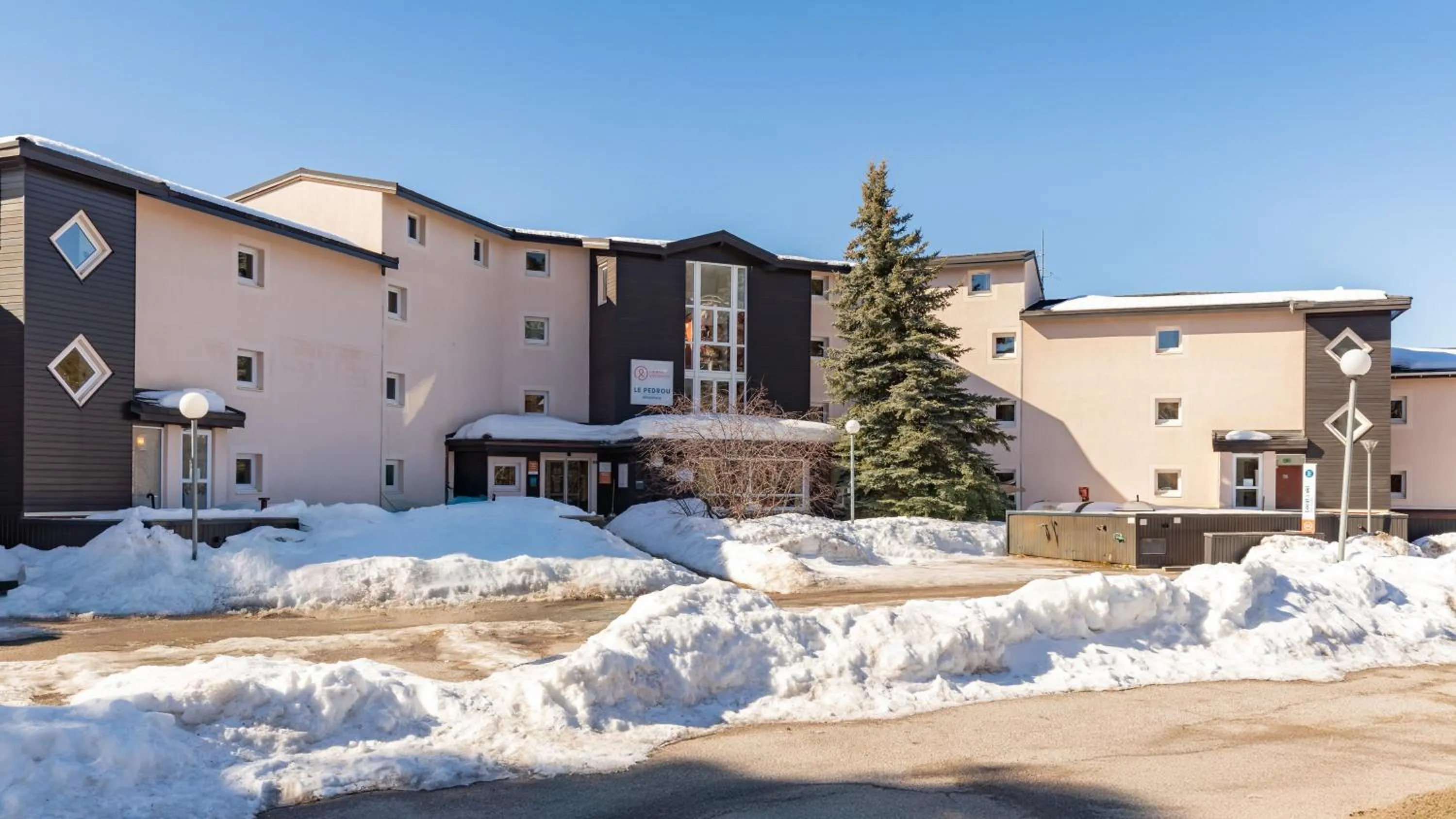 Property building in Résidence Pierre & Vacances Le Pédrou