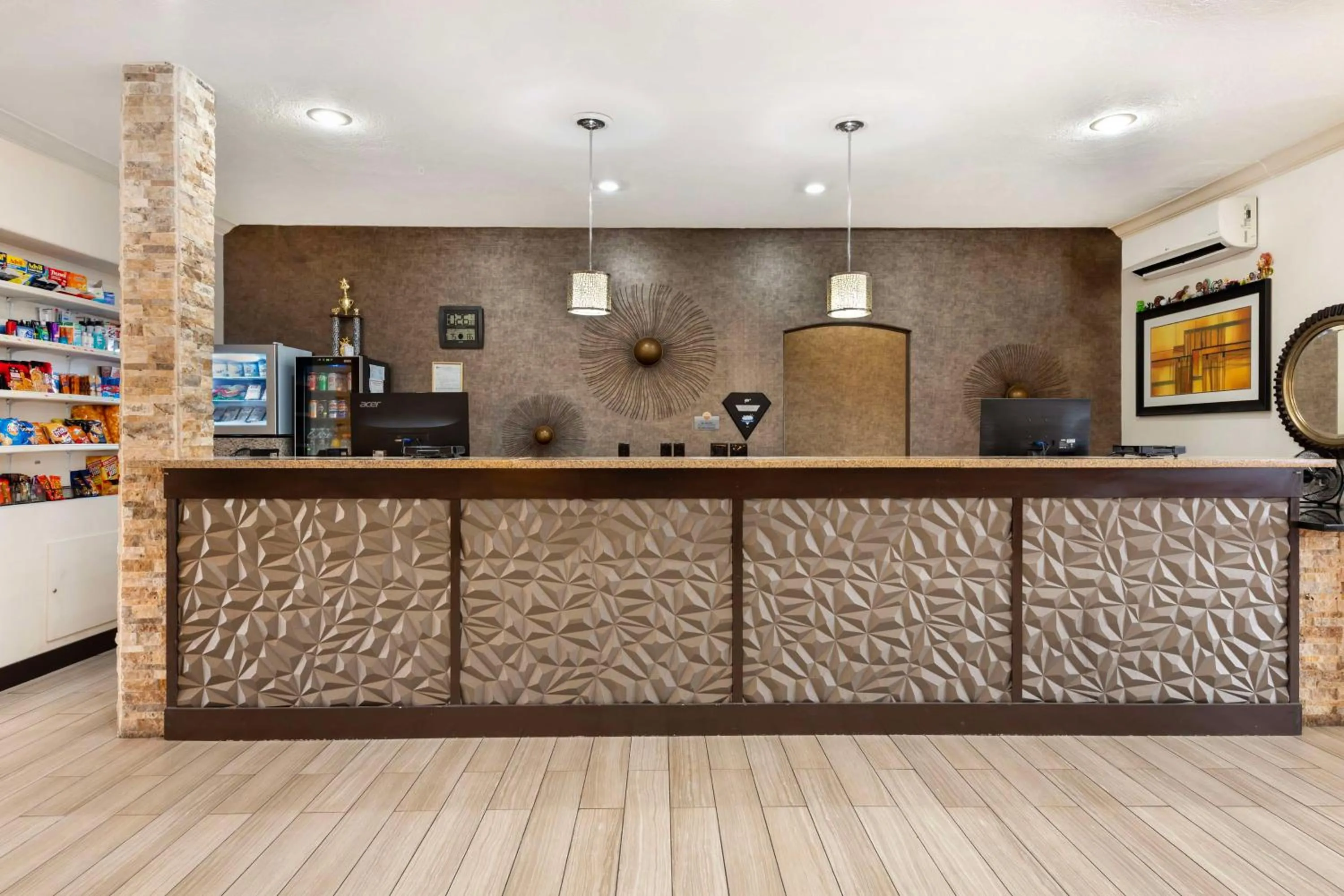 Lobby or reception in Best Western Plus Eagleridge Inn & Suites