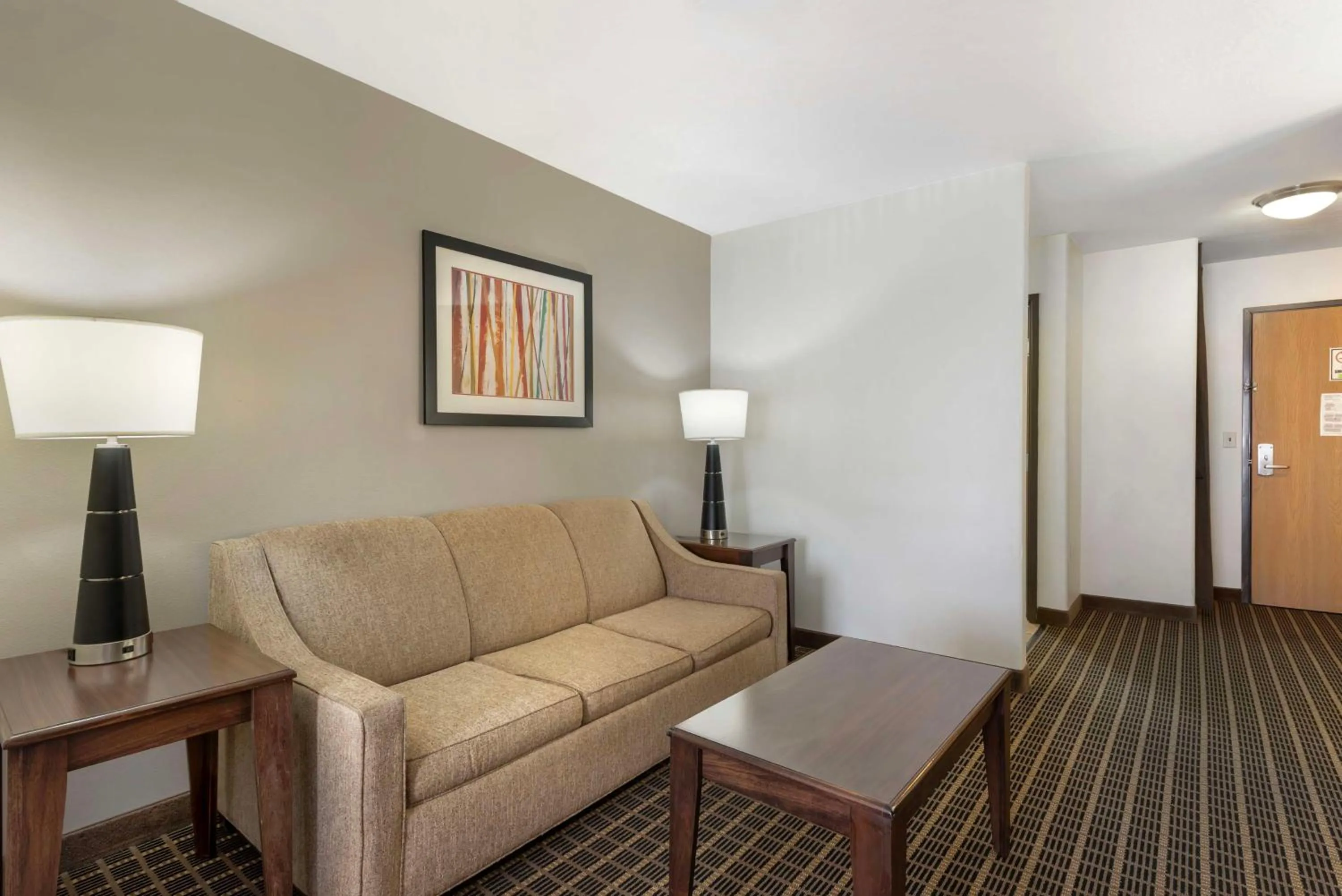 Bedroom in Best Western Plus Eagleridge Inn & Suites