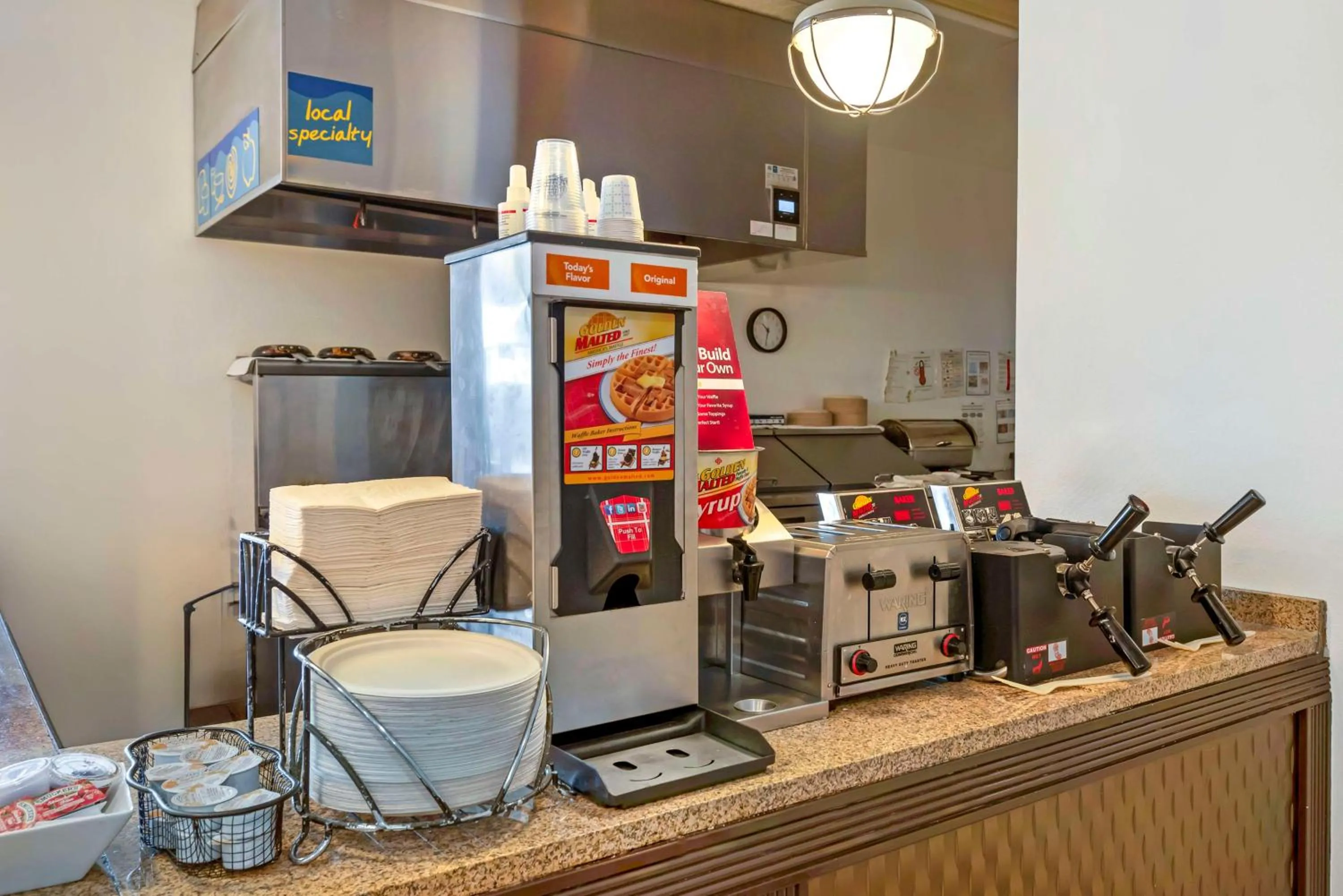 Breakfast in Best Western Plus Eagleridge Inn & Suites