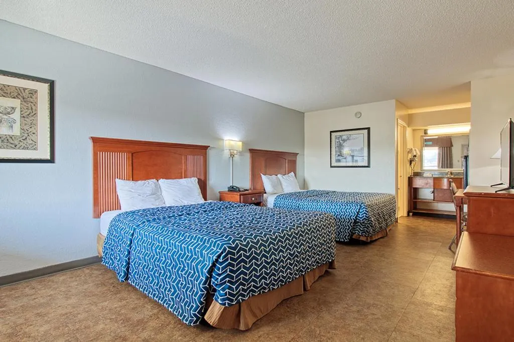 Bedroom, Bed in Regency Inn & Suites