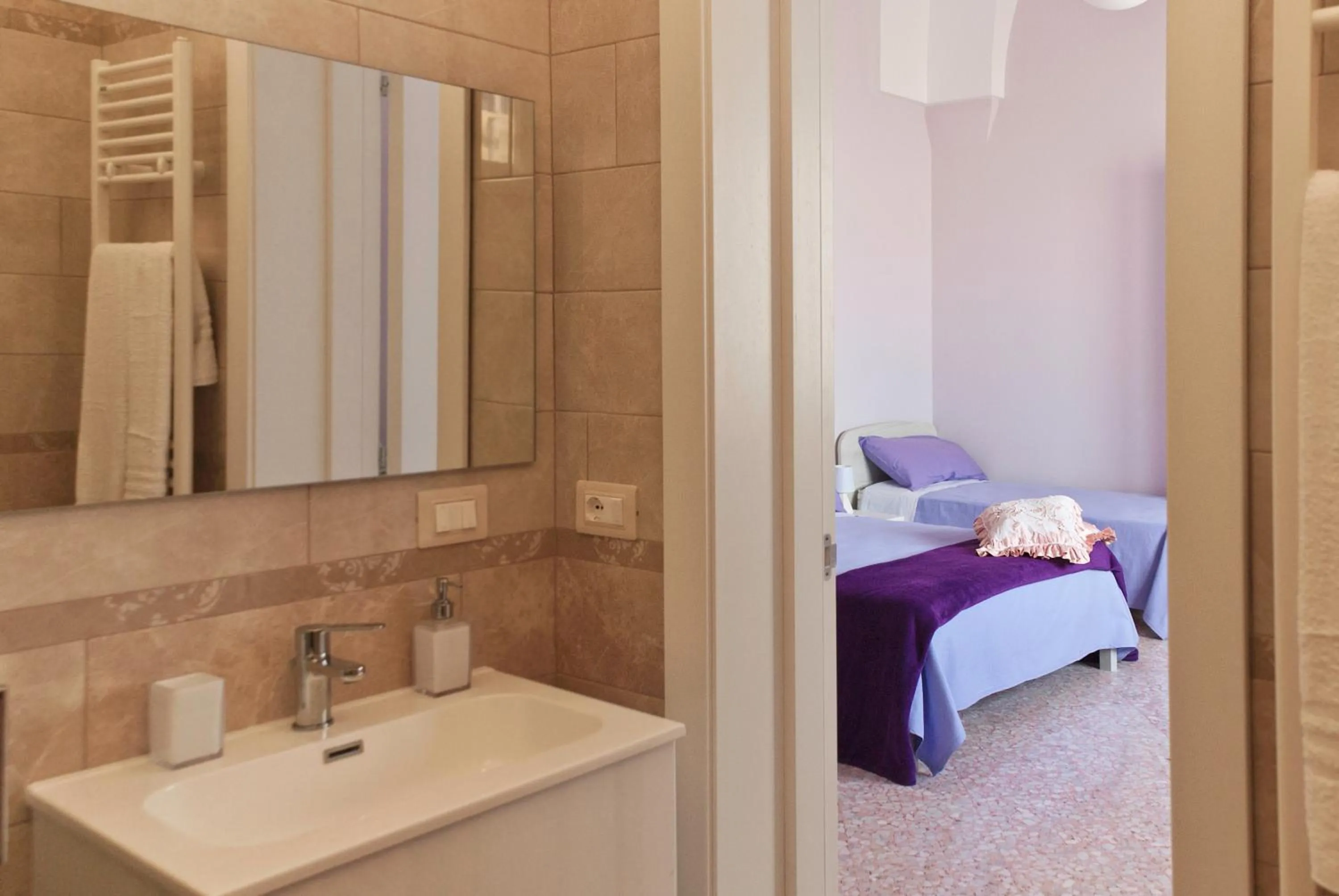 Day, Bed in B&B Mamma Carolina