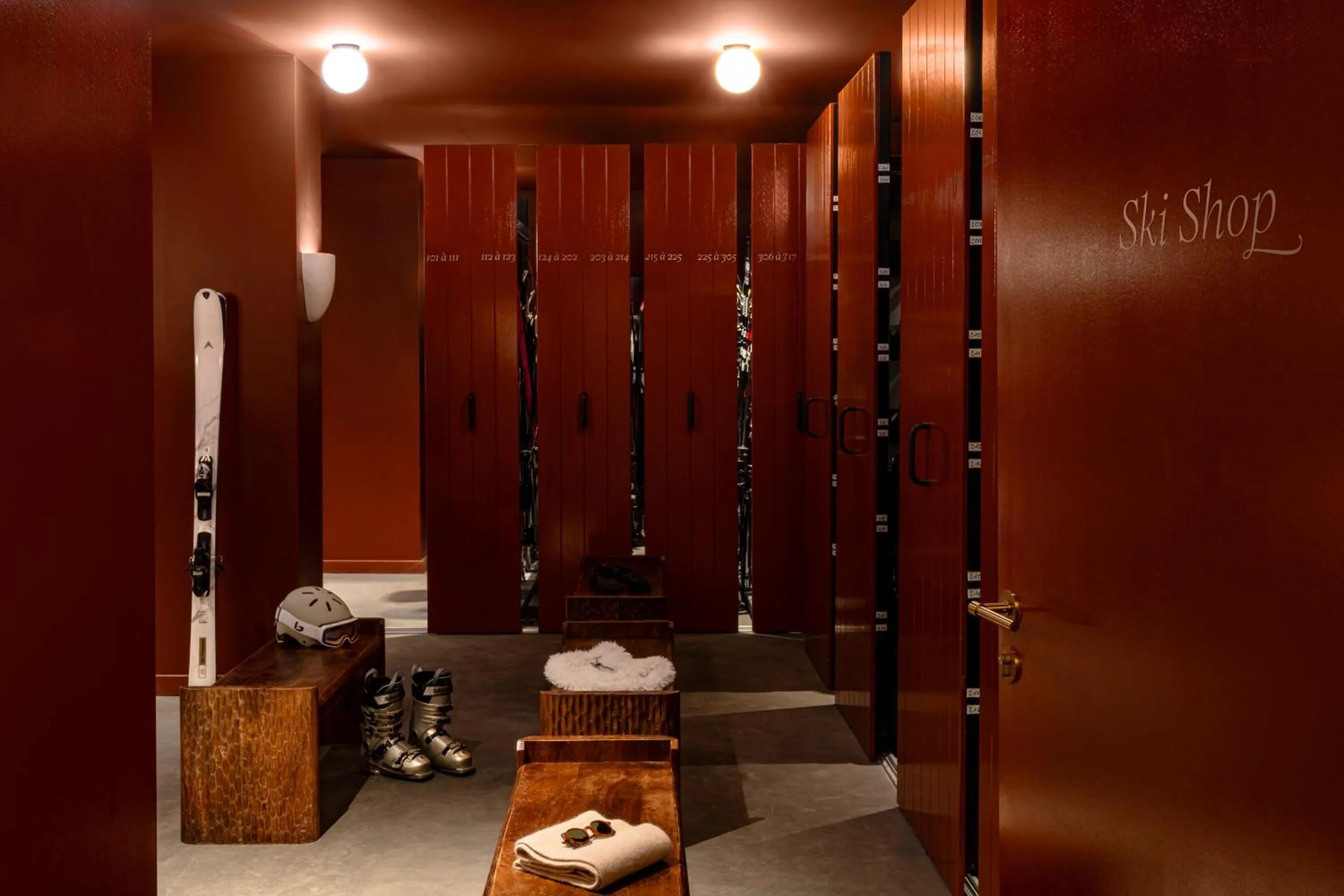 Skiing in Experimental Chalet Val d'Isère