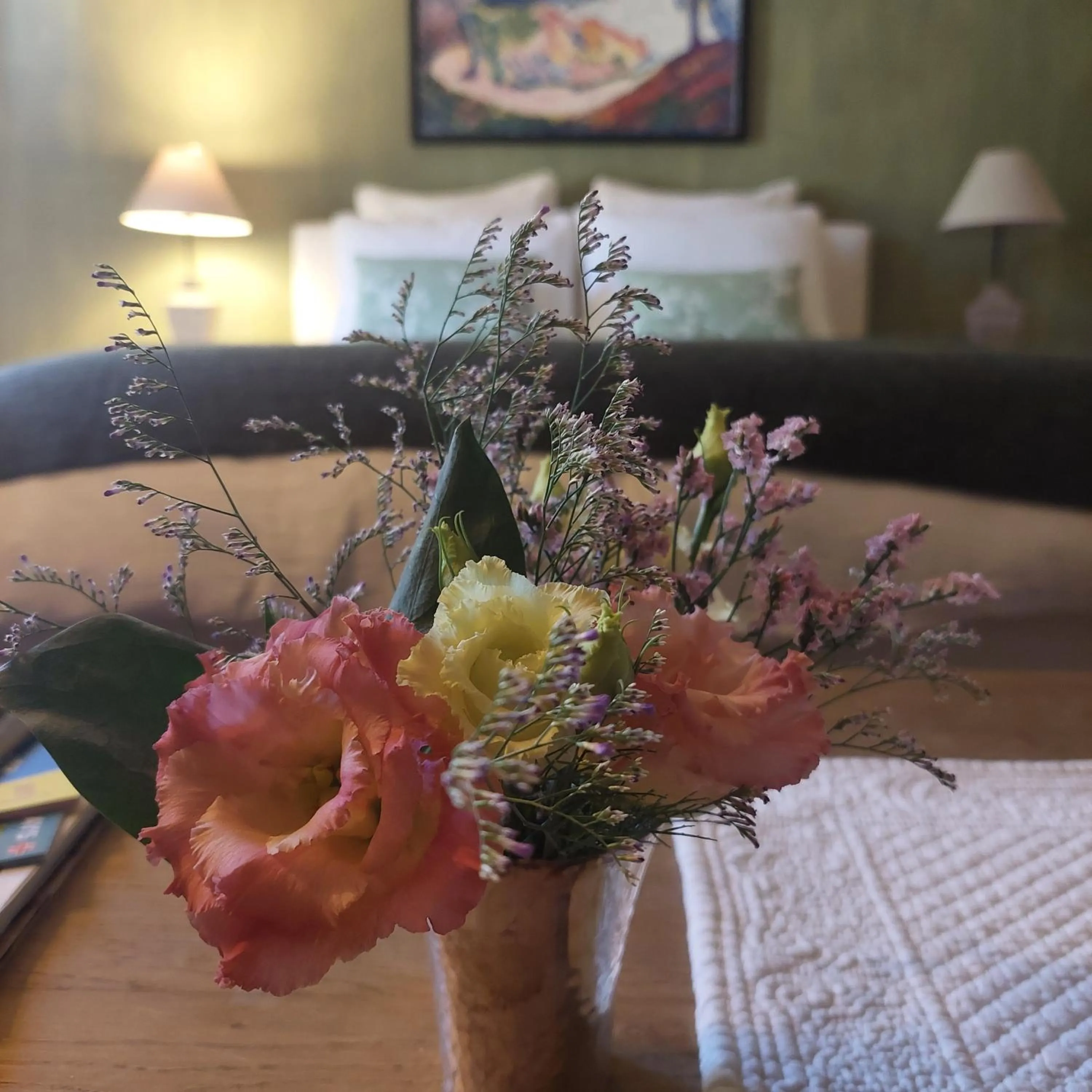 Photo of the whole room in La Cordeline