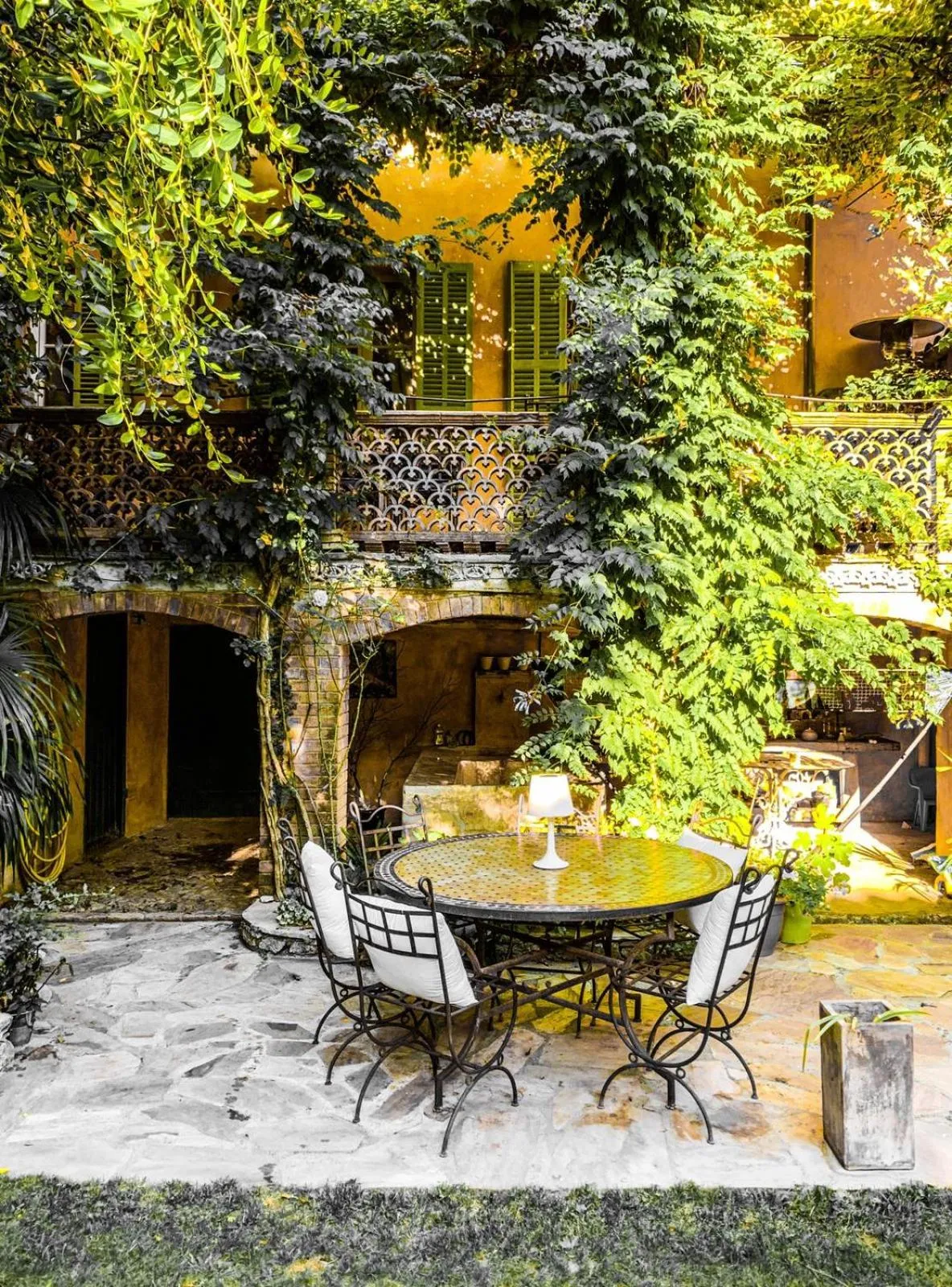 Patio in La Cordeline