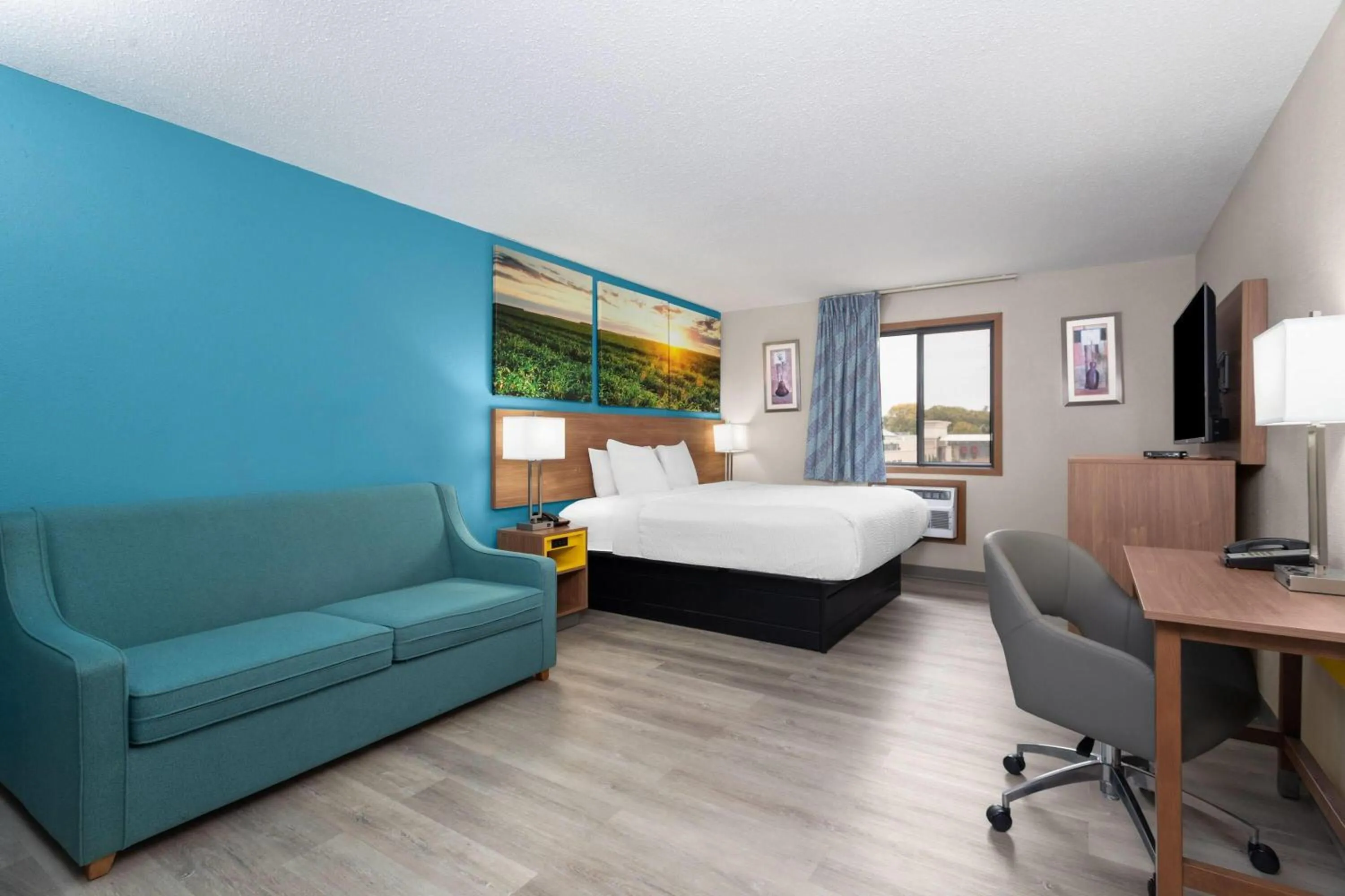 Photo of the whole room, Bed in Days Inn by Wyndham Austin