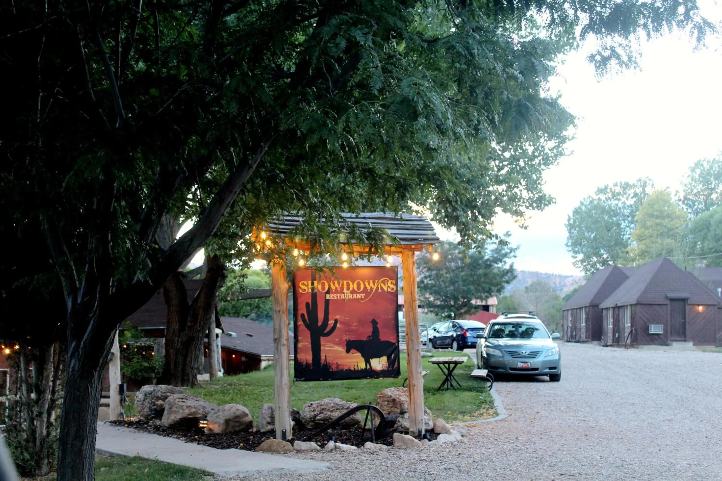 Restaurant/places to eat in Bryce Pioneer Village