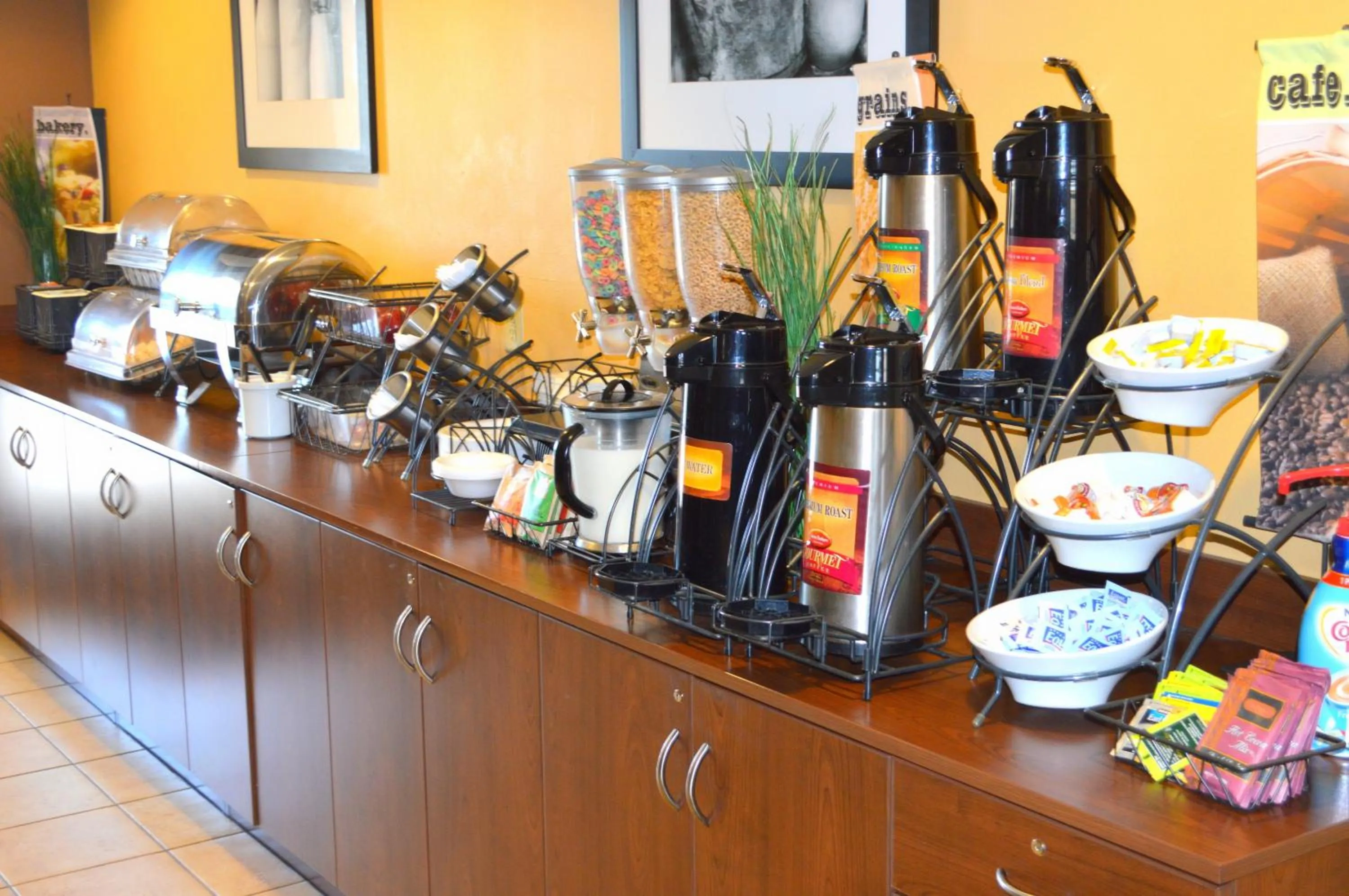 Restaurant/places to eat in Microtel Inn and Suites by Wyndham Rawlins