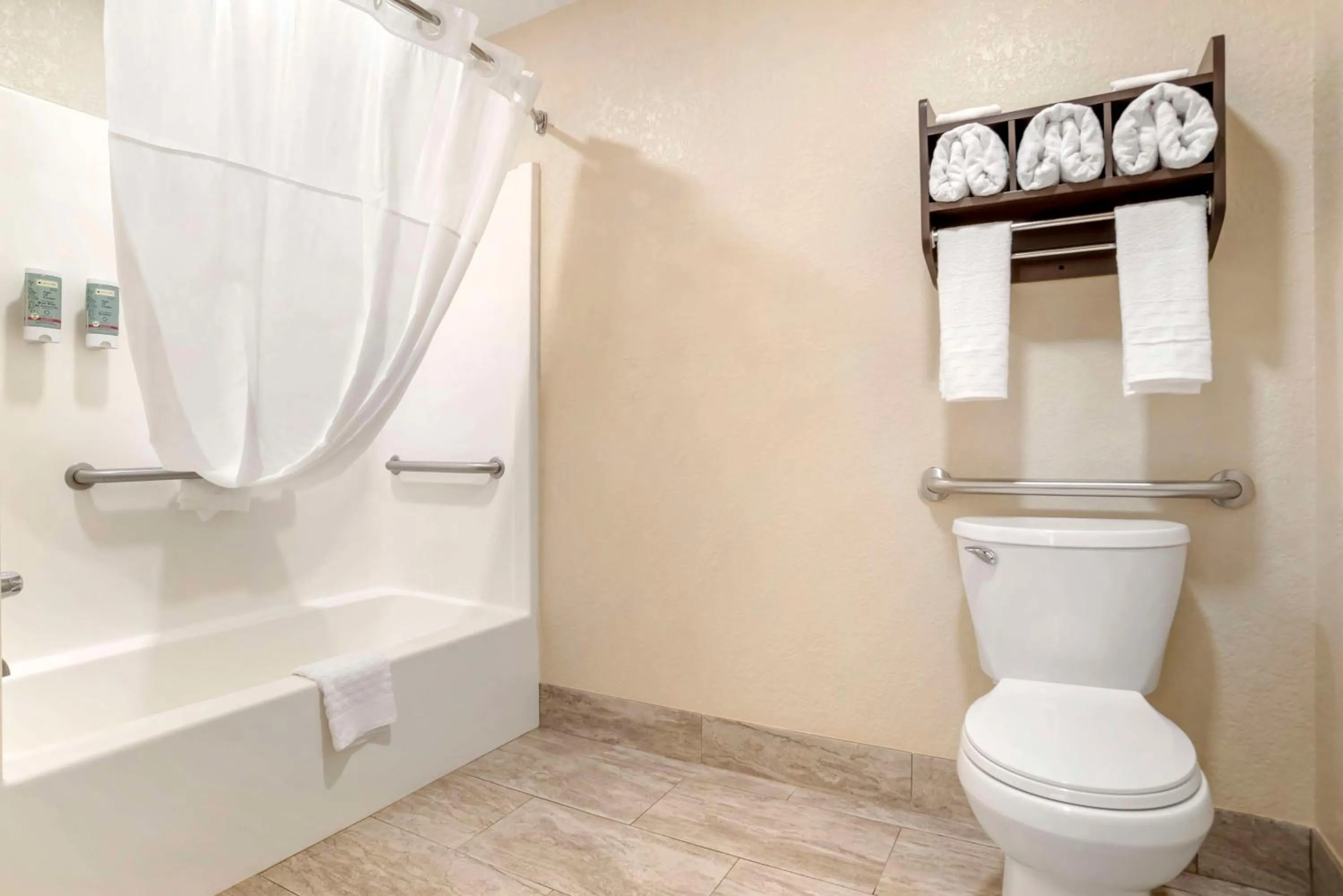 Bathroom in Best Western Gardendale