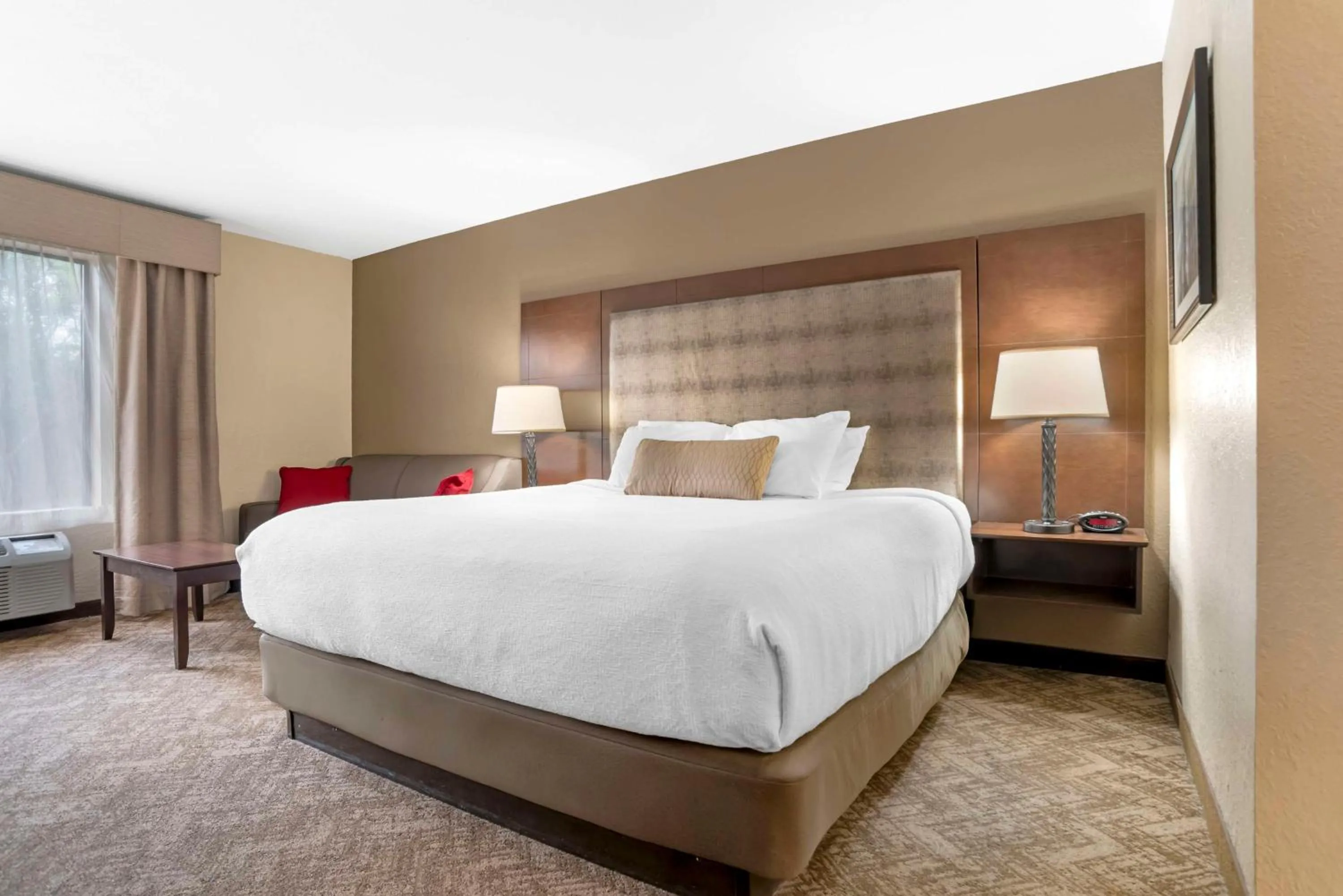 Bedroom, Bed in Best Western Gardendale