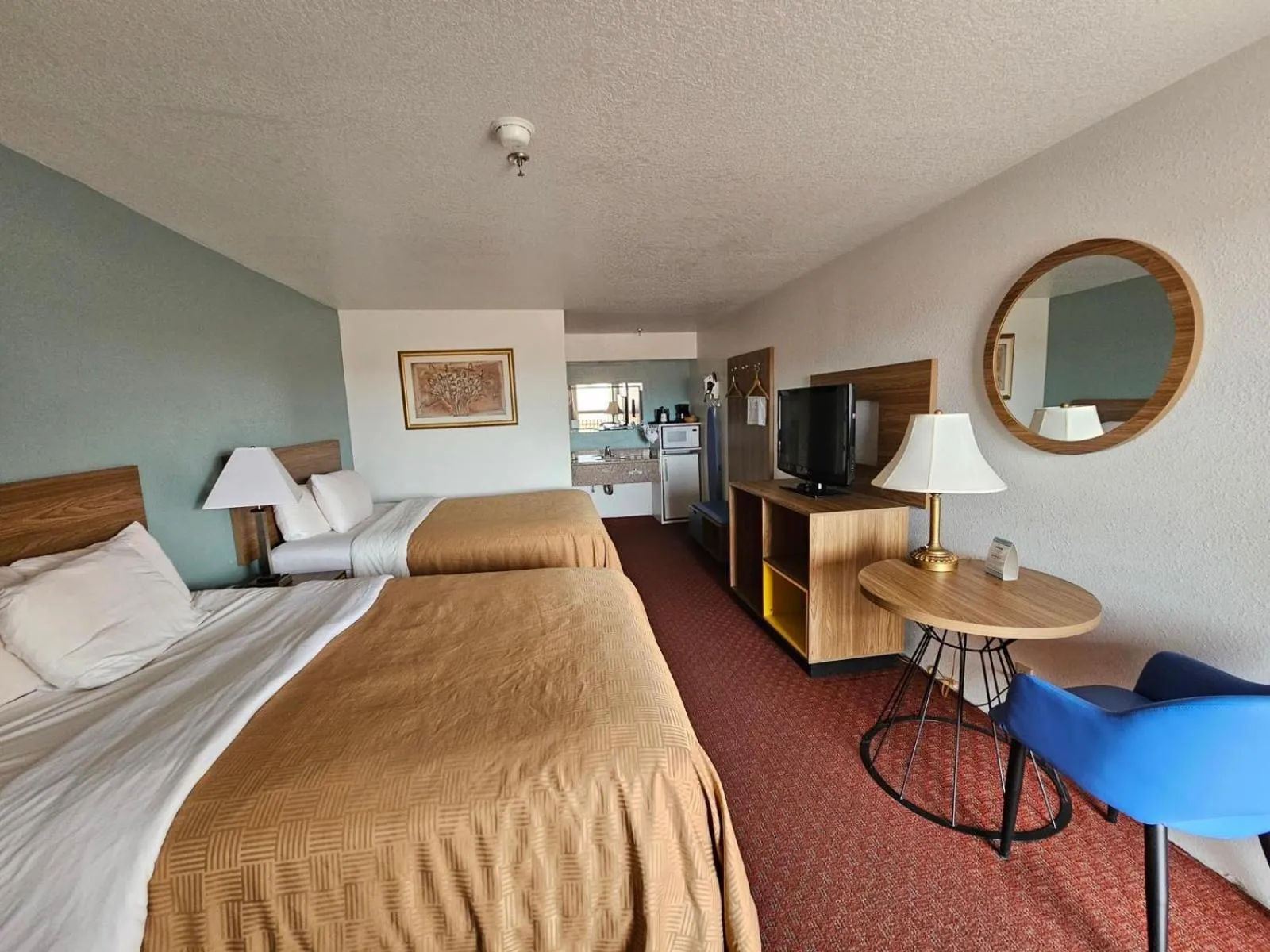 Bed in Days Inn by Wyndham Blythe