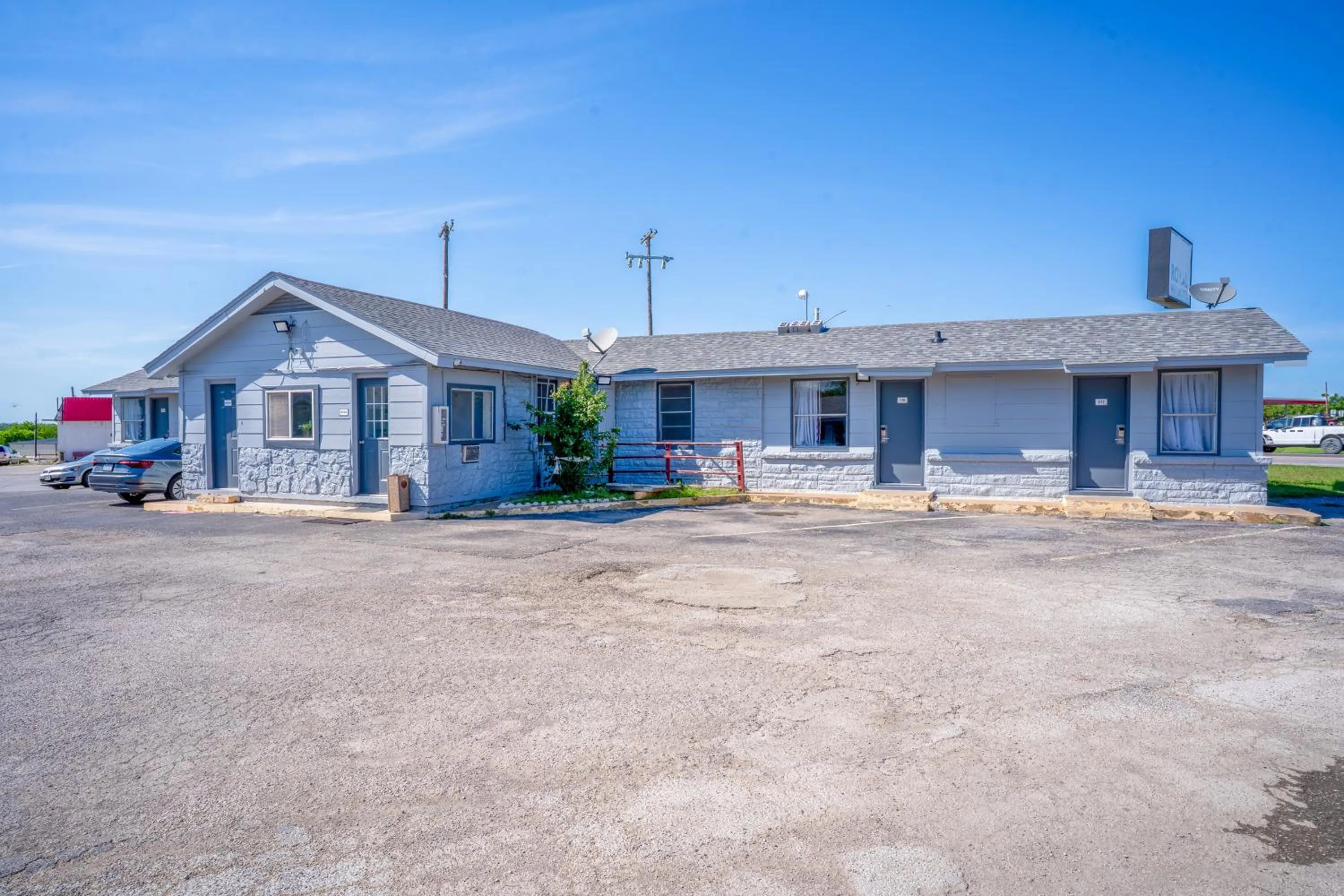 Property building in Royal Inn