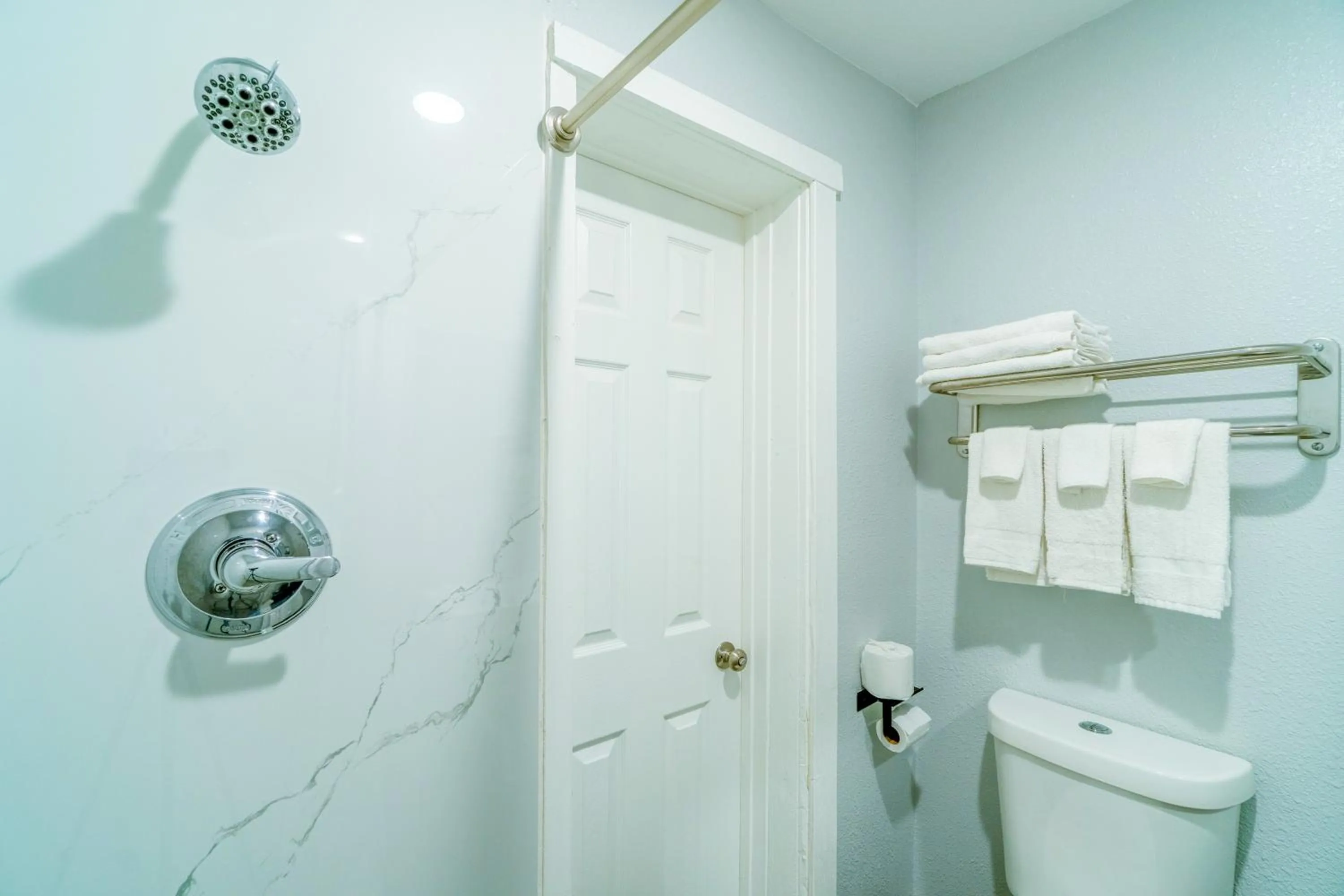 Bathroom in Royal Inn