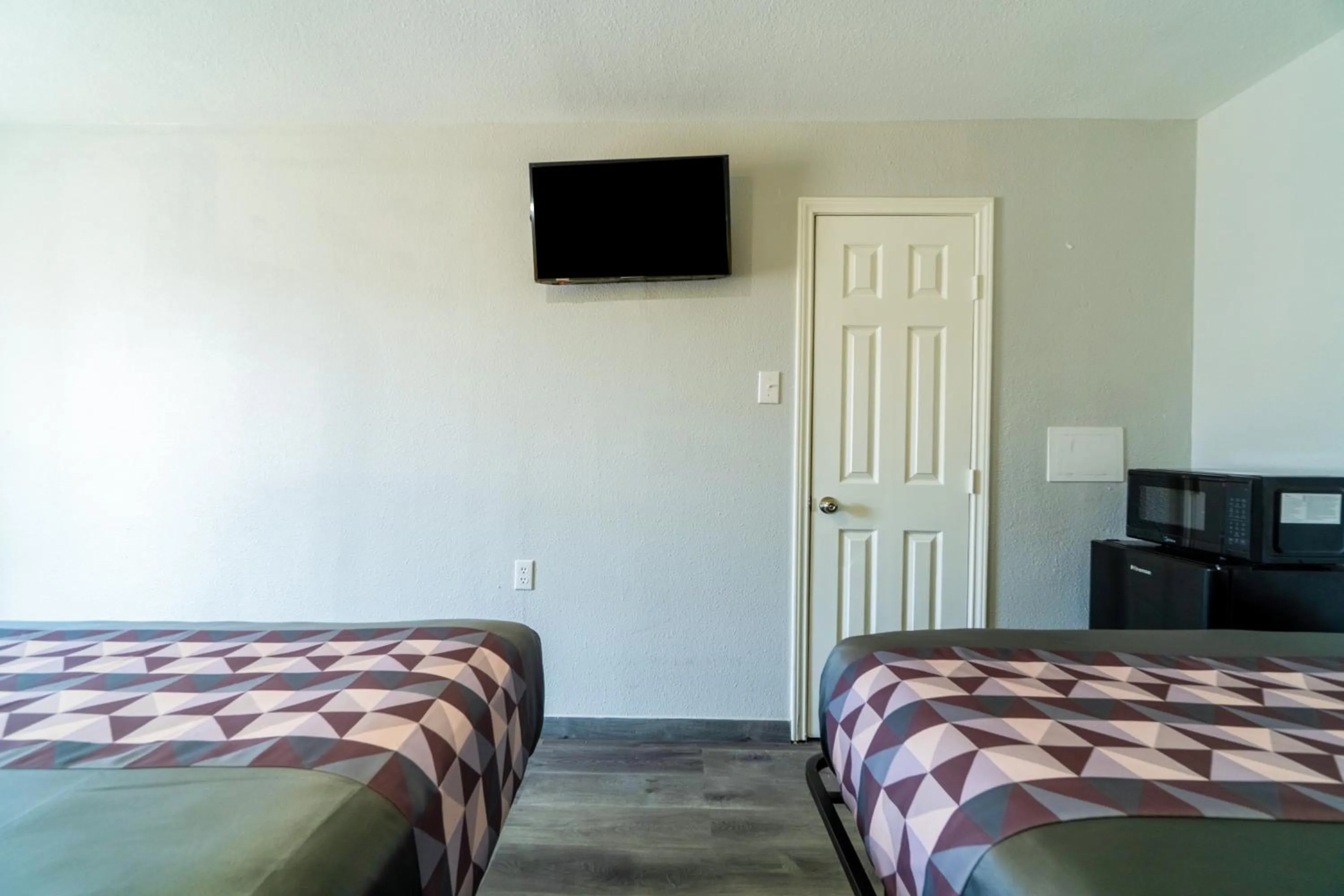 Bedroom in Royal Inn