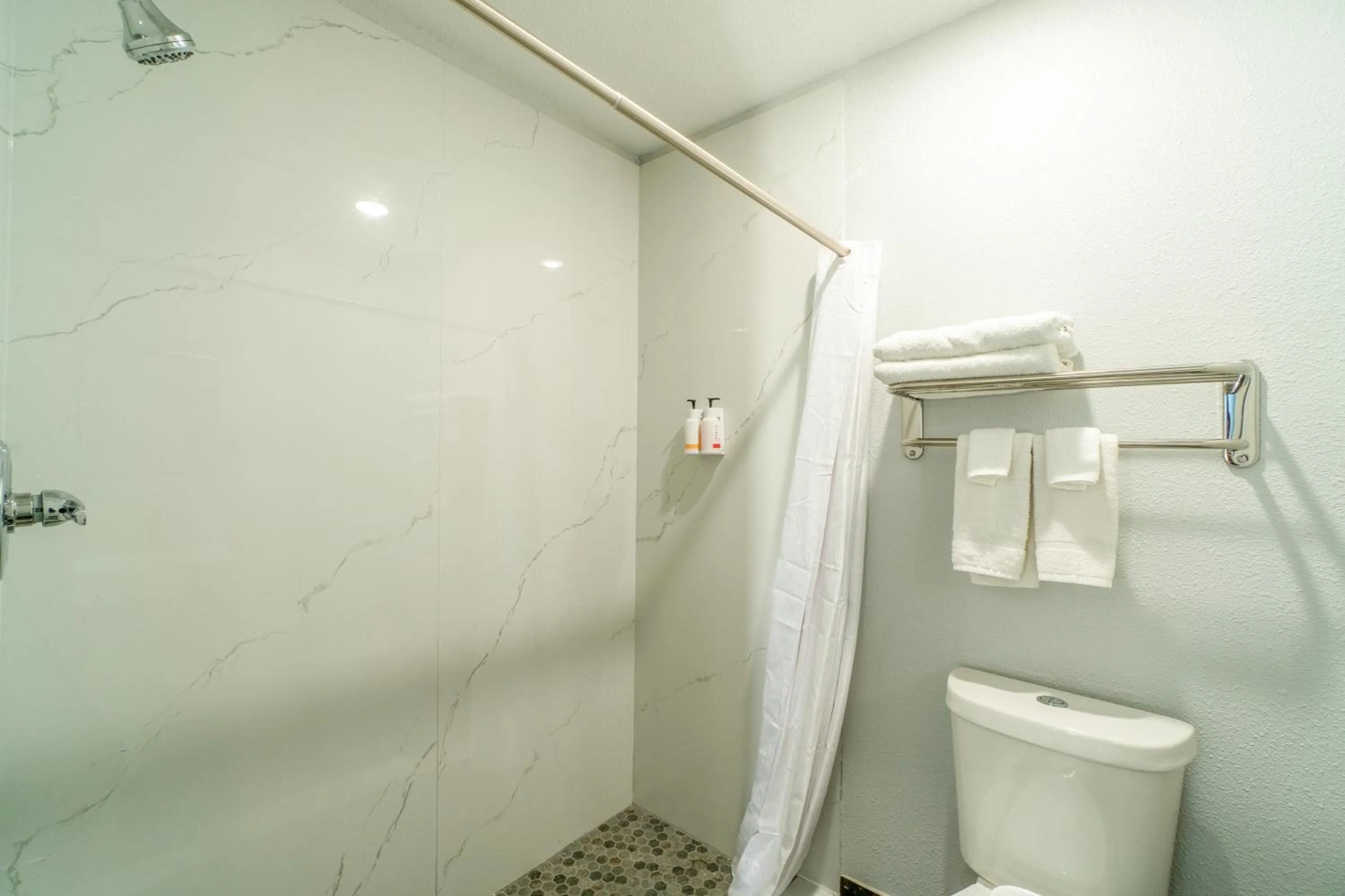 Bathroom in Royal Inn