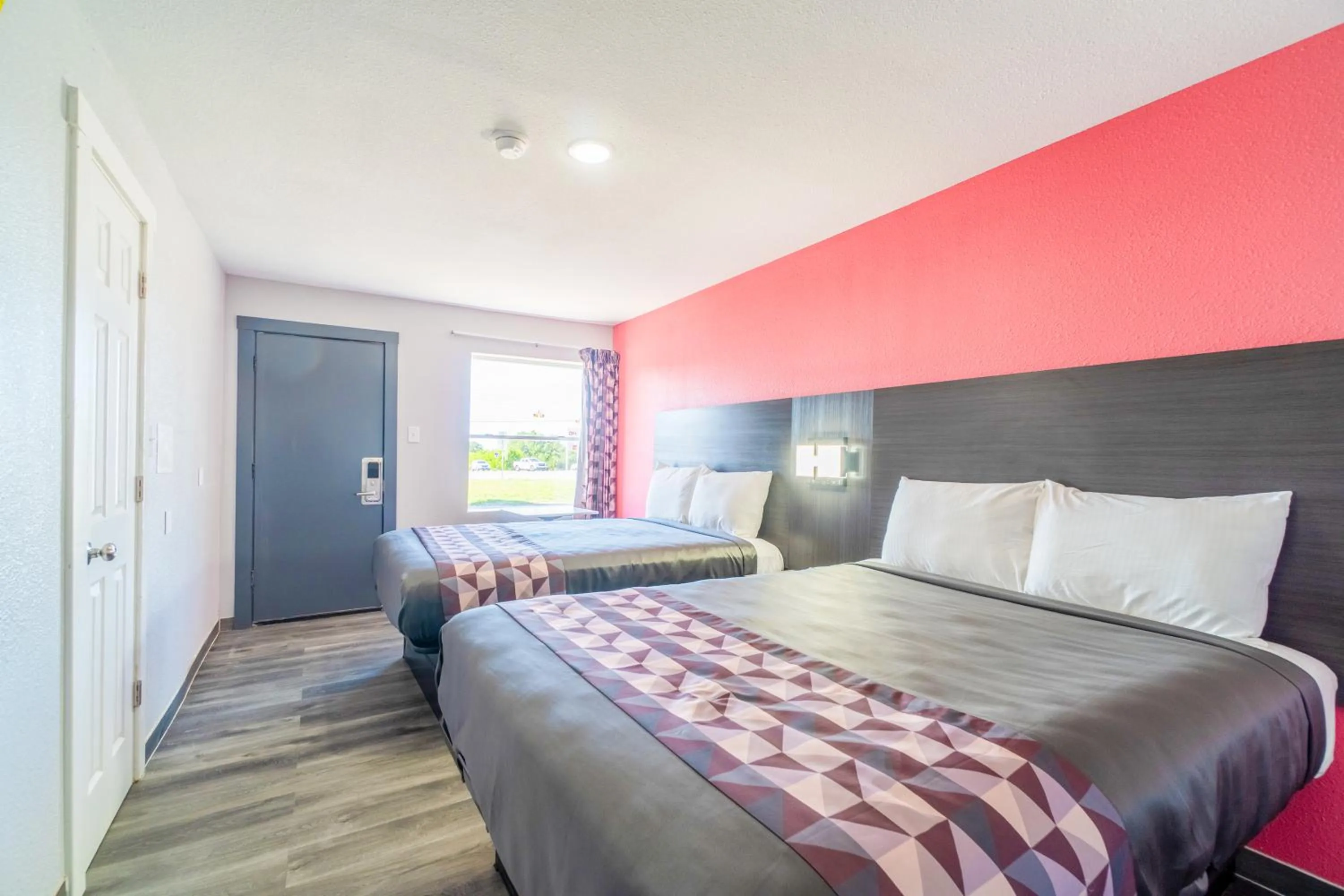 Bedroom in Royal Inn