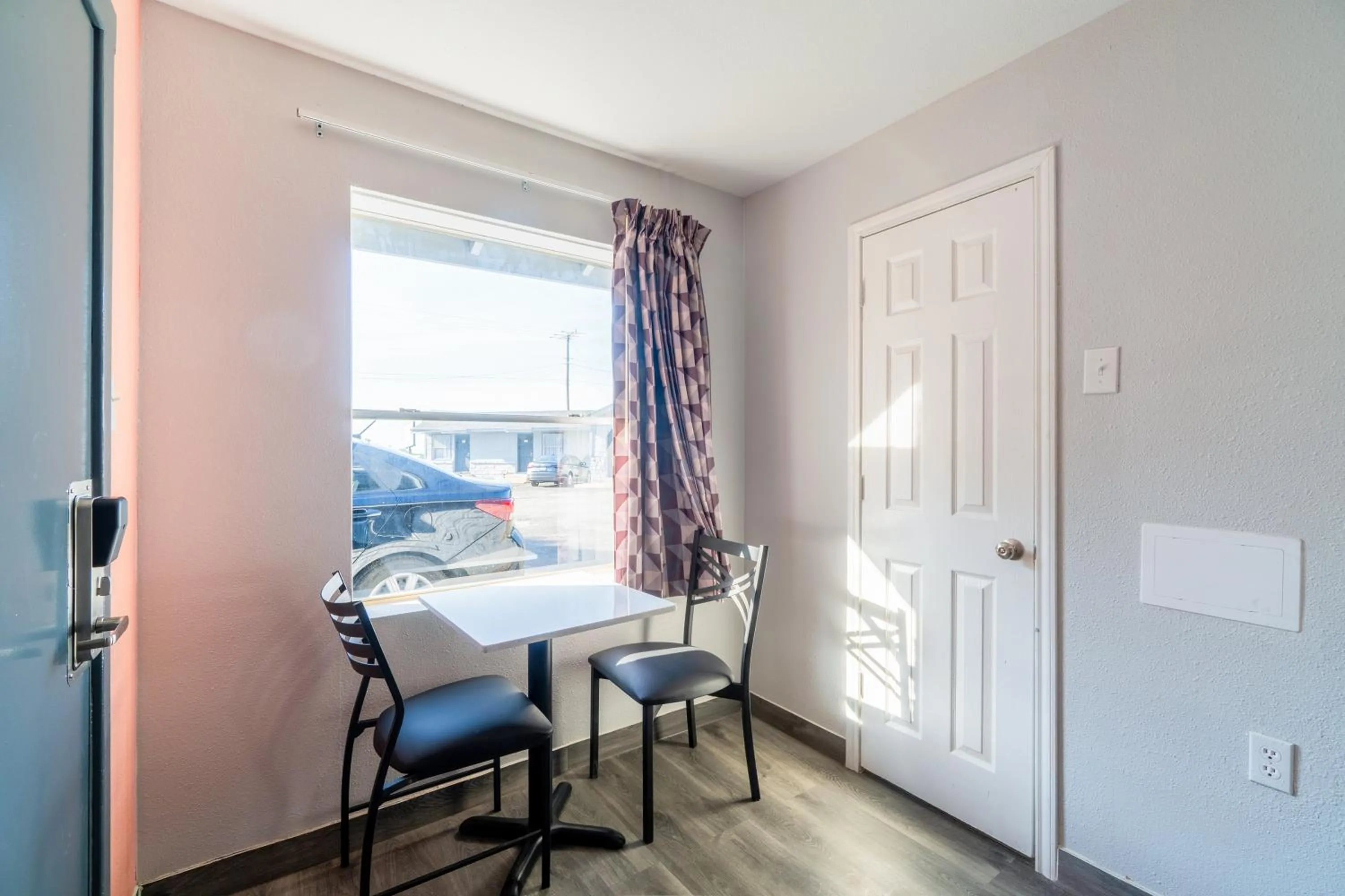 Area and facilities in Royal Inn