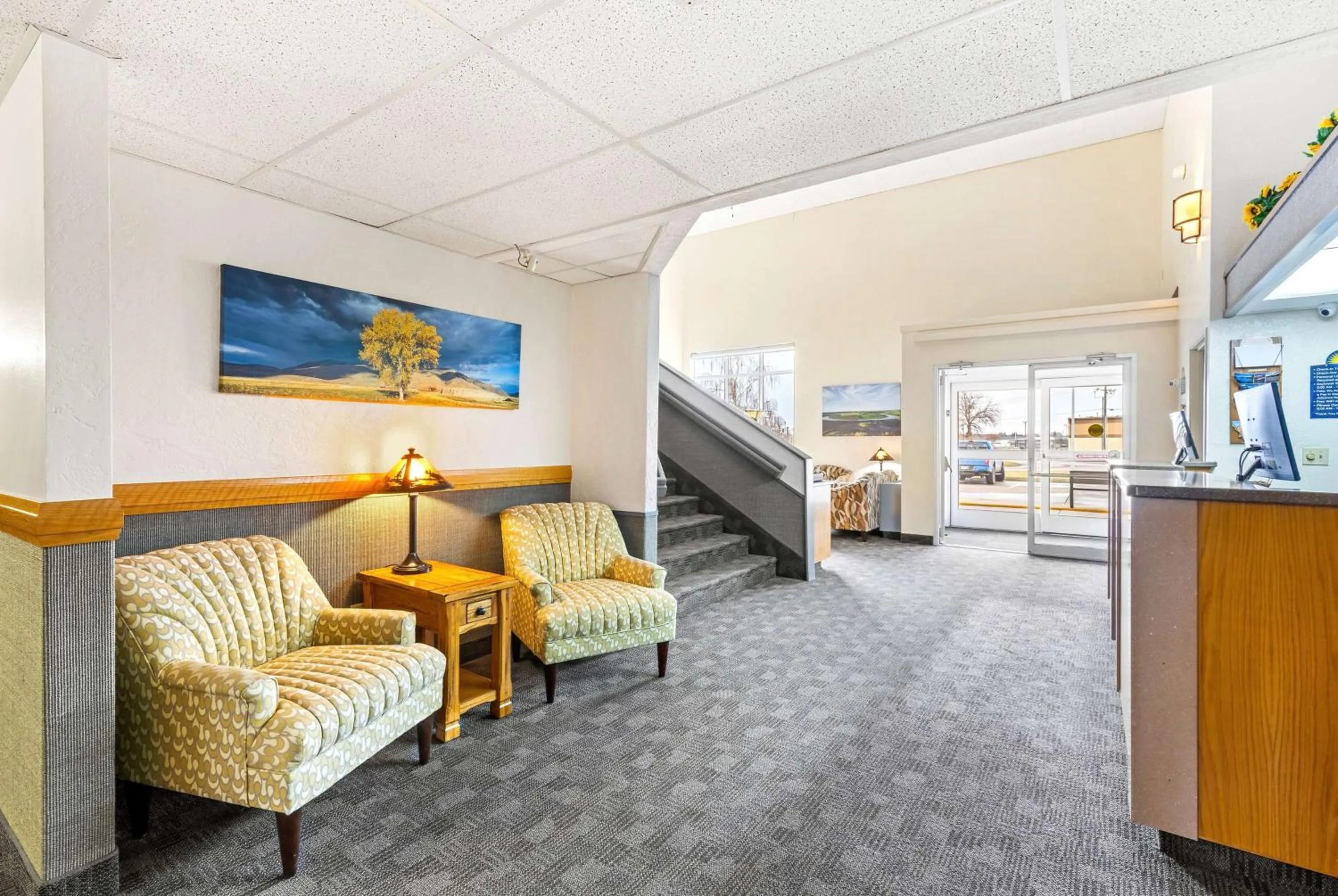 Lobby or reception in Days Inn by Wyndham Great Falls