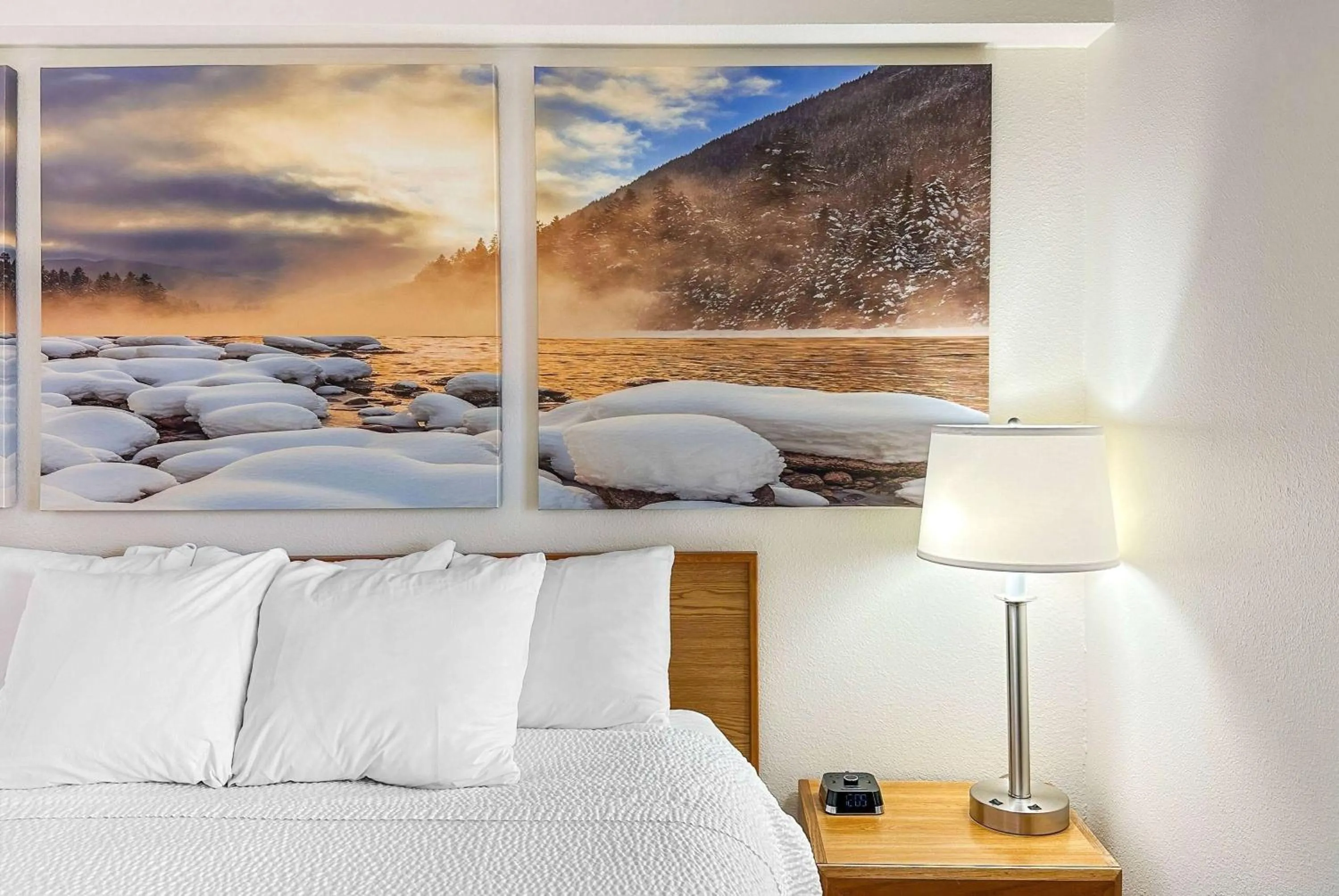 Photo of the whole room, Bed in Days Inn by Wyndham Great Falls